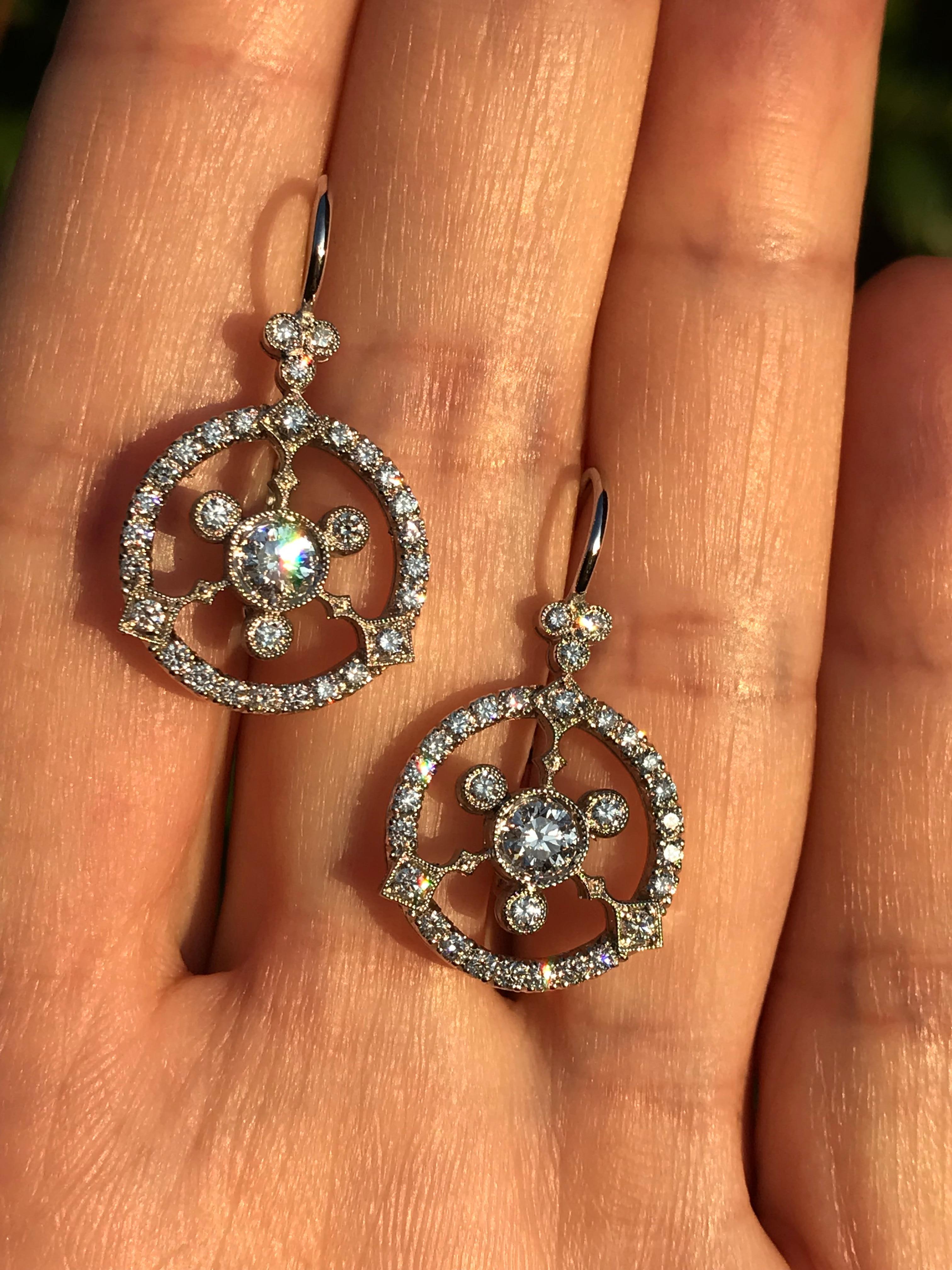 Dalben Diamond Gold Pendant Earrings In New Condition For Sale In Como, IT