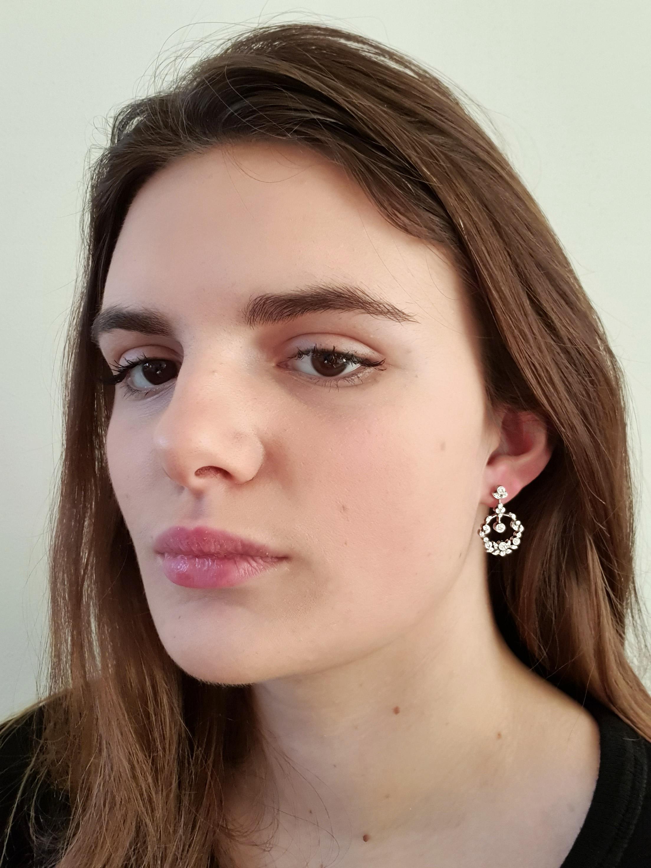 Dalben design Diamonds pendant earrings mounted in 18 kt white gold
with 56 round brillant cut diamonds F-G color and VS clarity.
Total diamond weight :1,07 carats.
The earrings are completely hand made in our atelier in Italy Como with a rigorous