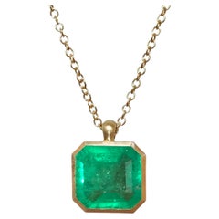 Dalben Emerald cut Colombian Emerald Yellow Gold Necklace