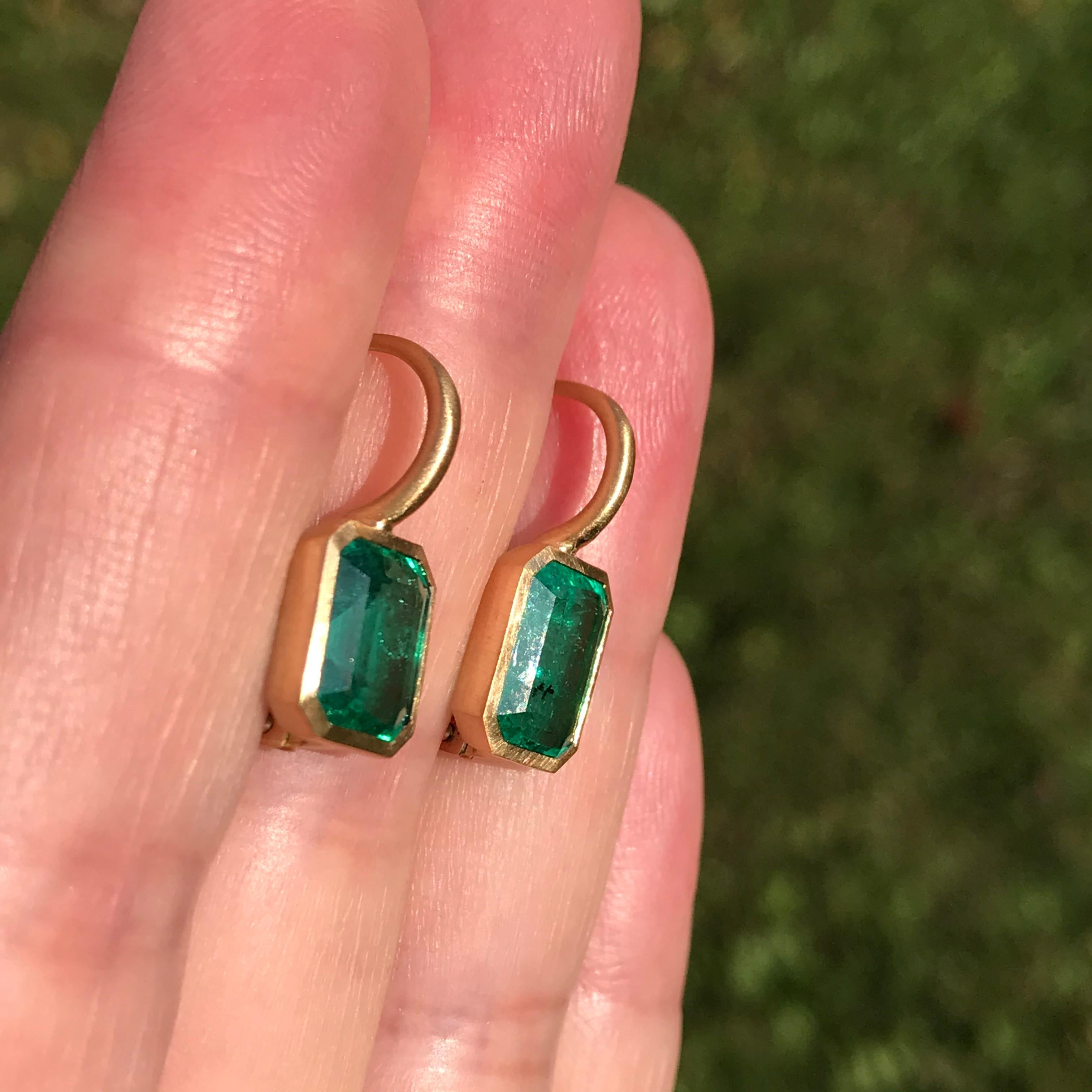 Dalben Emerald Cut Emerald Yellow Gold Earrings 8