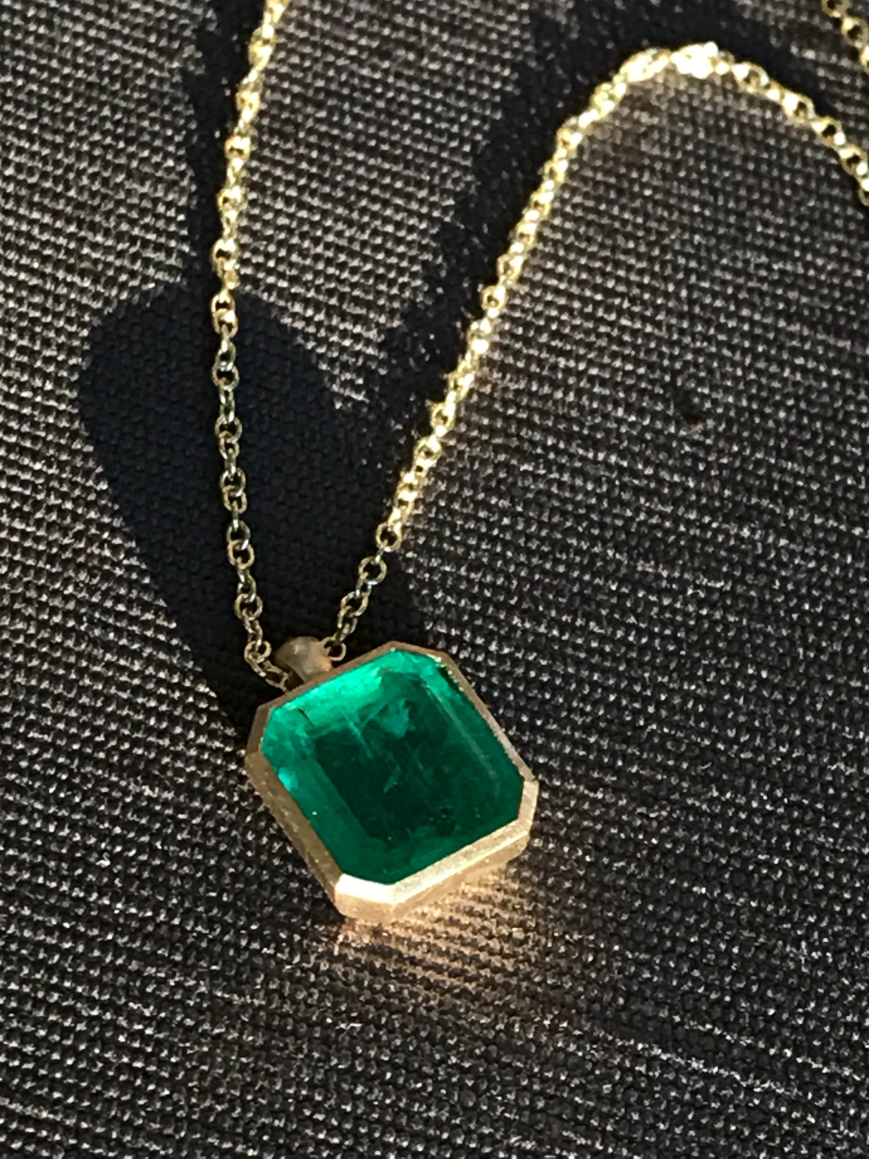 Dalben Collana in oro giallo con taglio smeraldo in vendita 4