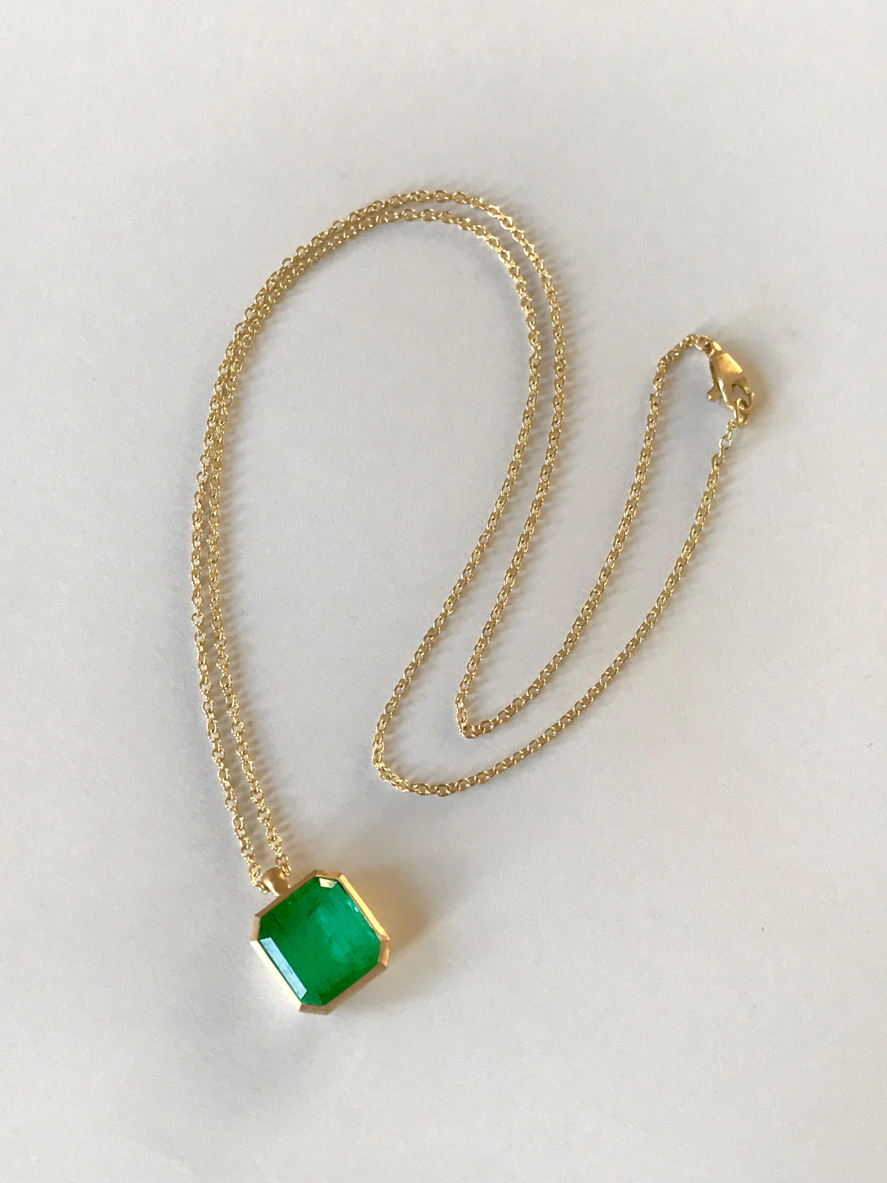 Dalben Collana in oro giallo con taglio smeraldo in vendita 3