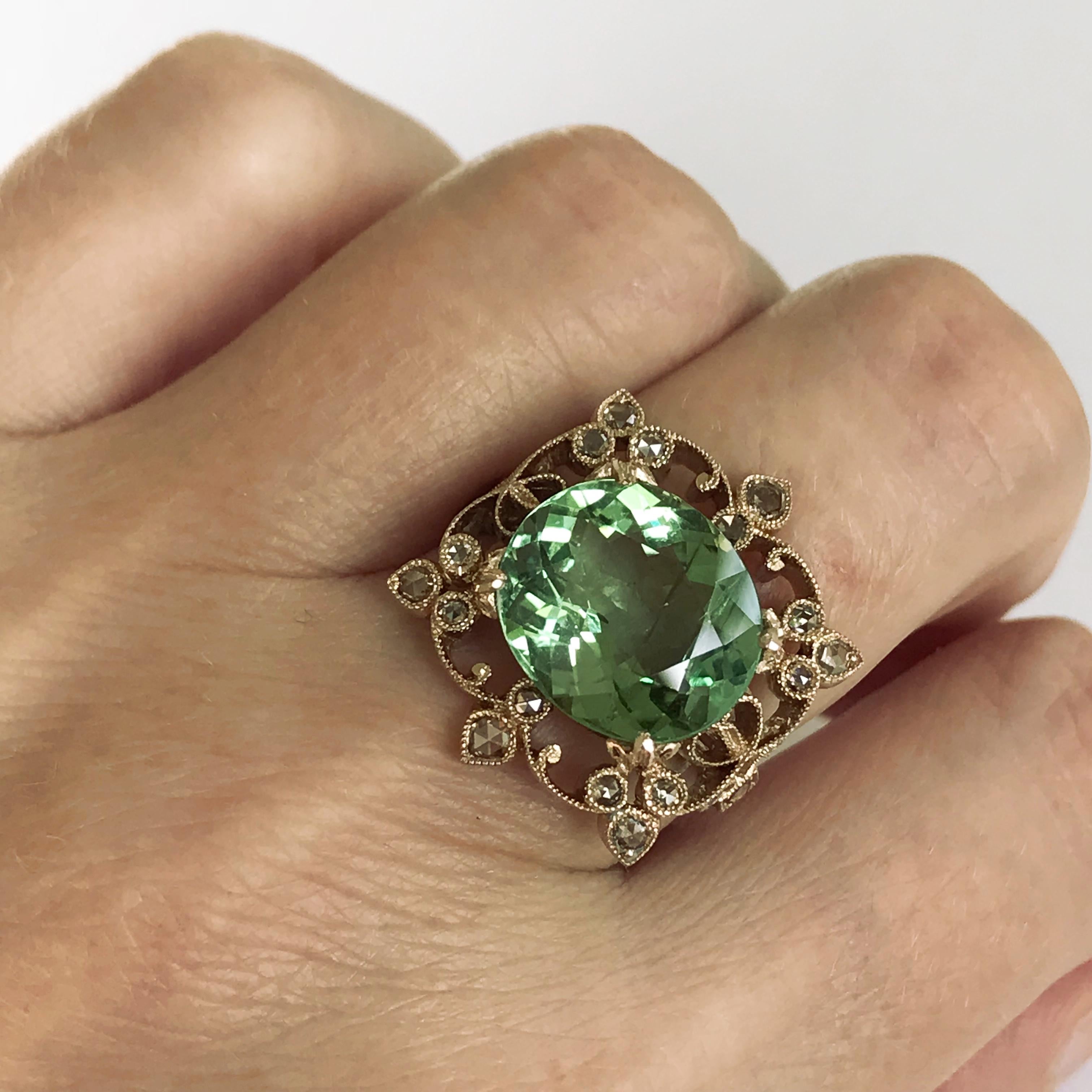 Contemporary Dalben Green Tourmaline Diamond Gold Ring For Sale