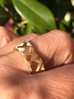 Dalben Hand Engraved Gold Band Ring