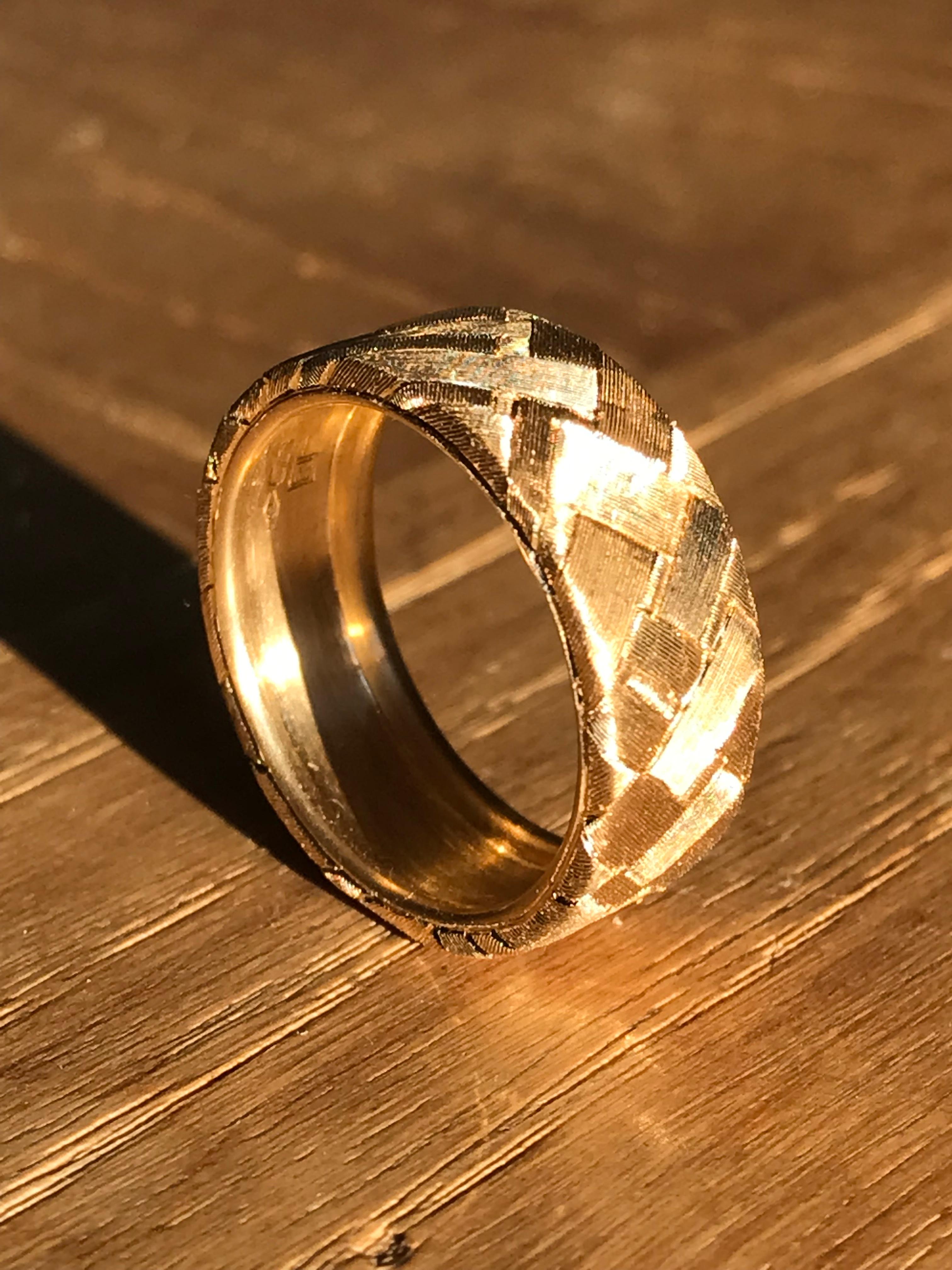 Women's Dalben Hand Engraved Gold Band Ring For Sale