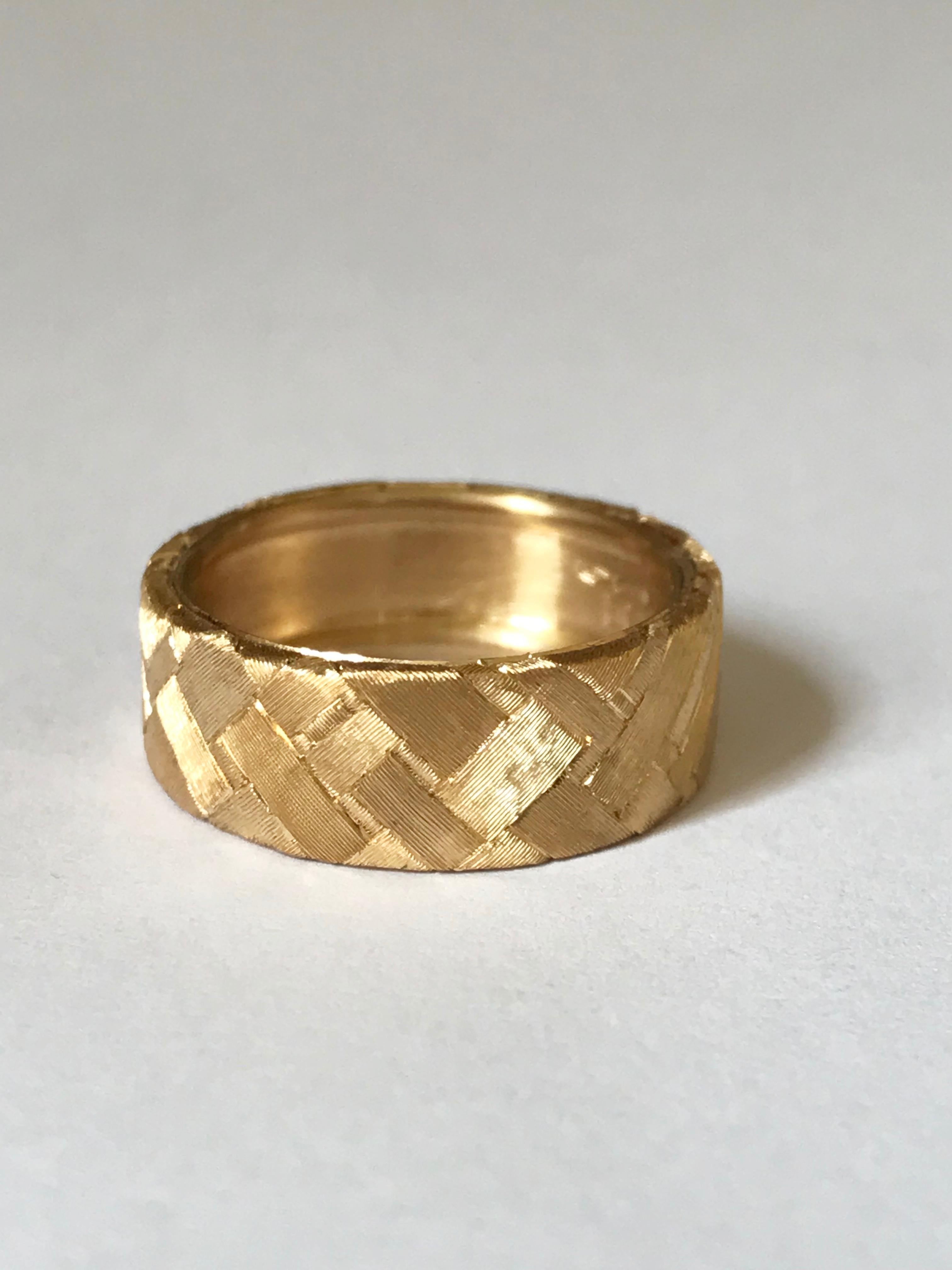 Dalben Bague à anneau en or gravée à la main en vente 4