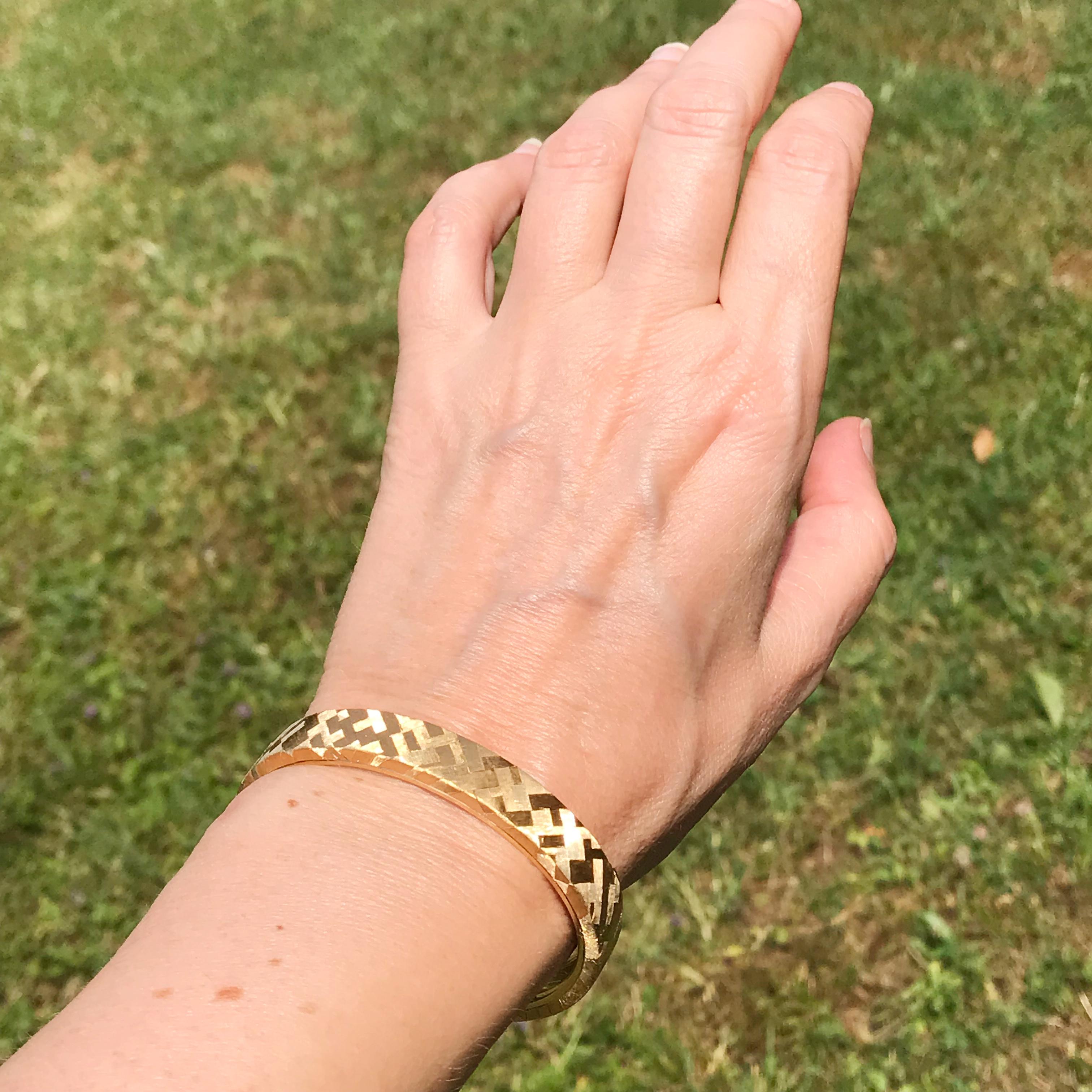 Dalben Hand Engraved Gold Bracelet For Sale 3