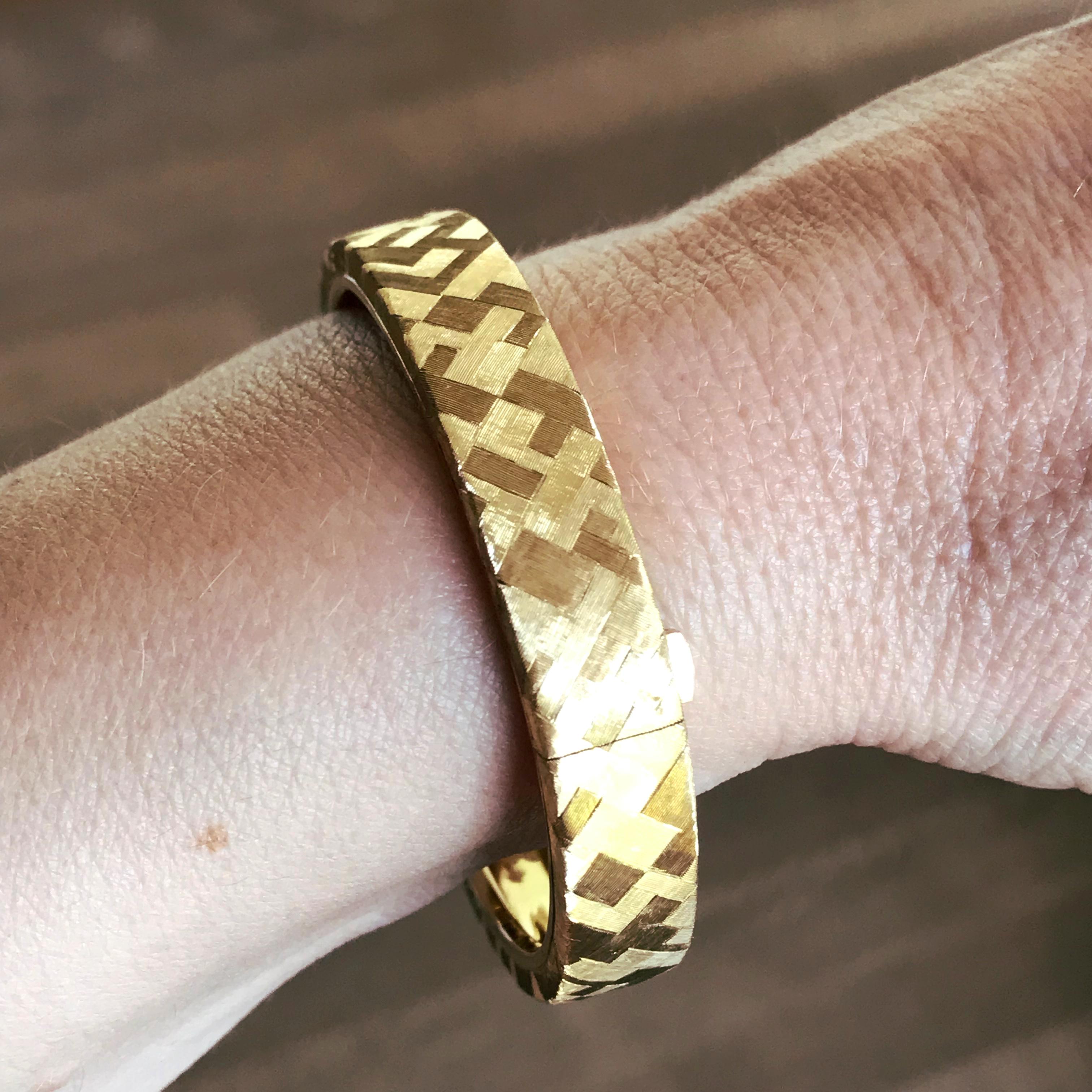 Dalben Hand Engraved Gold Bracelet For Sale 1
