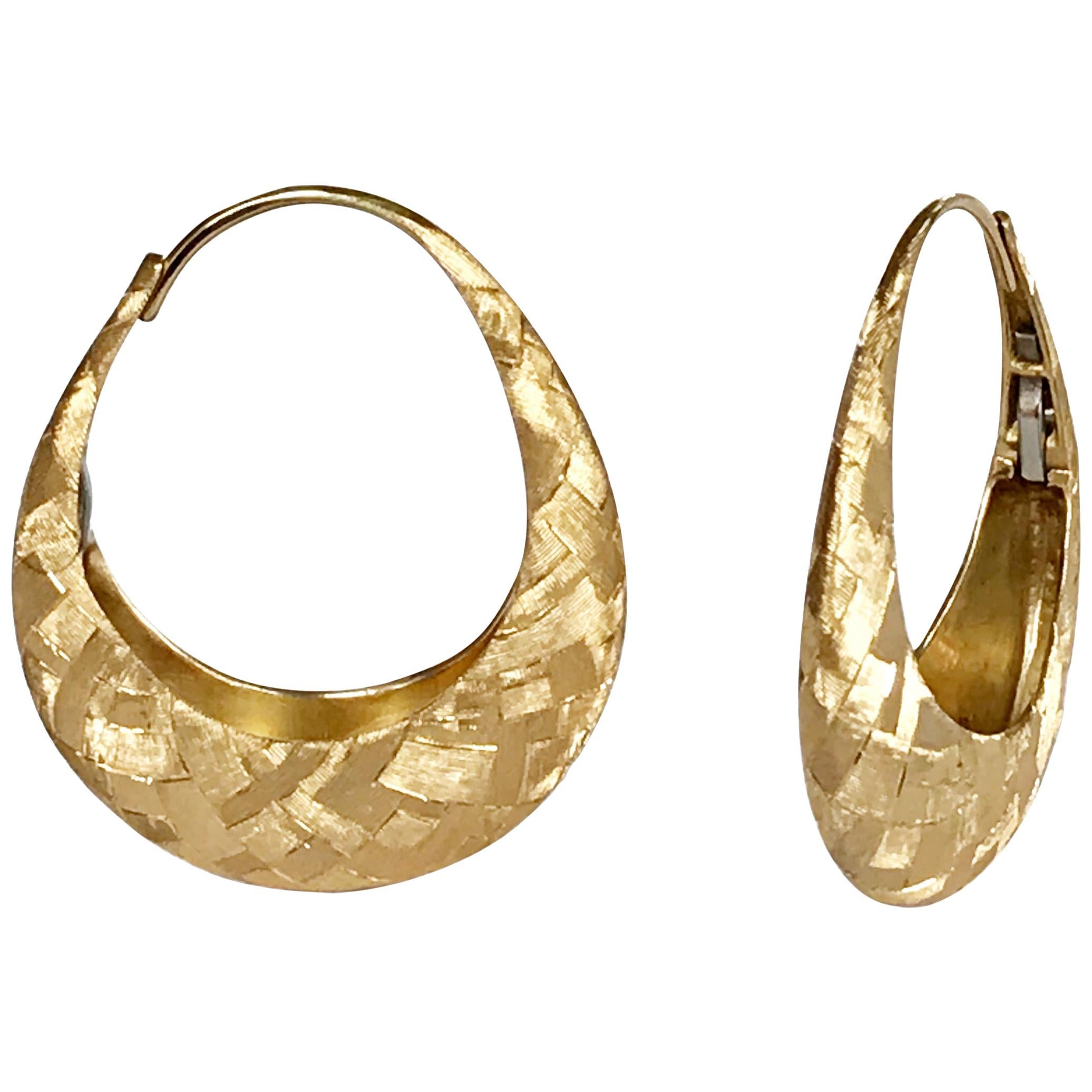 Dalben Hand Engraved Hoop Gold Earrings For Sale