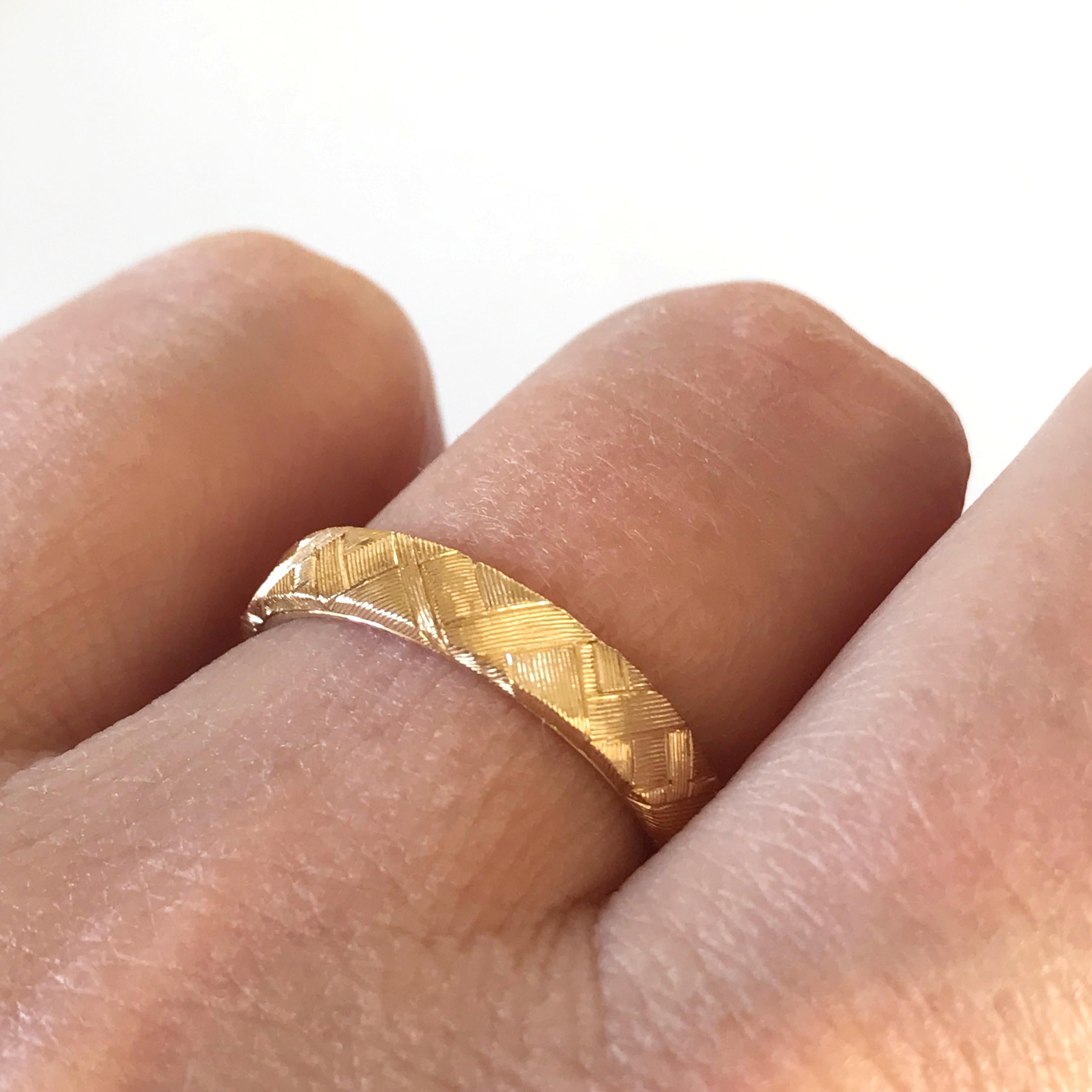 Dalben Hand Engraved Small Gold Band Ring For Sale 1