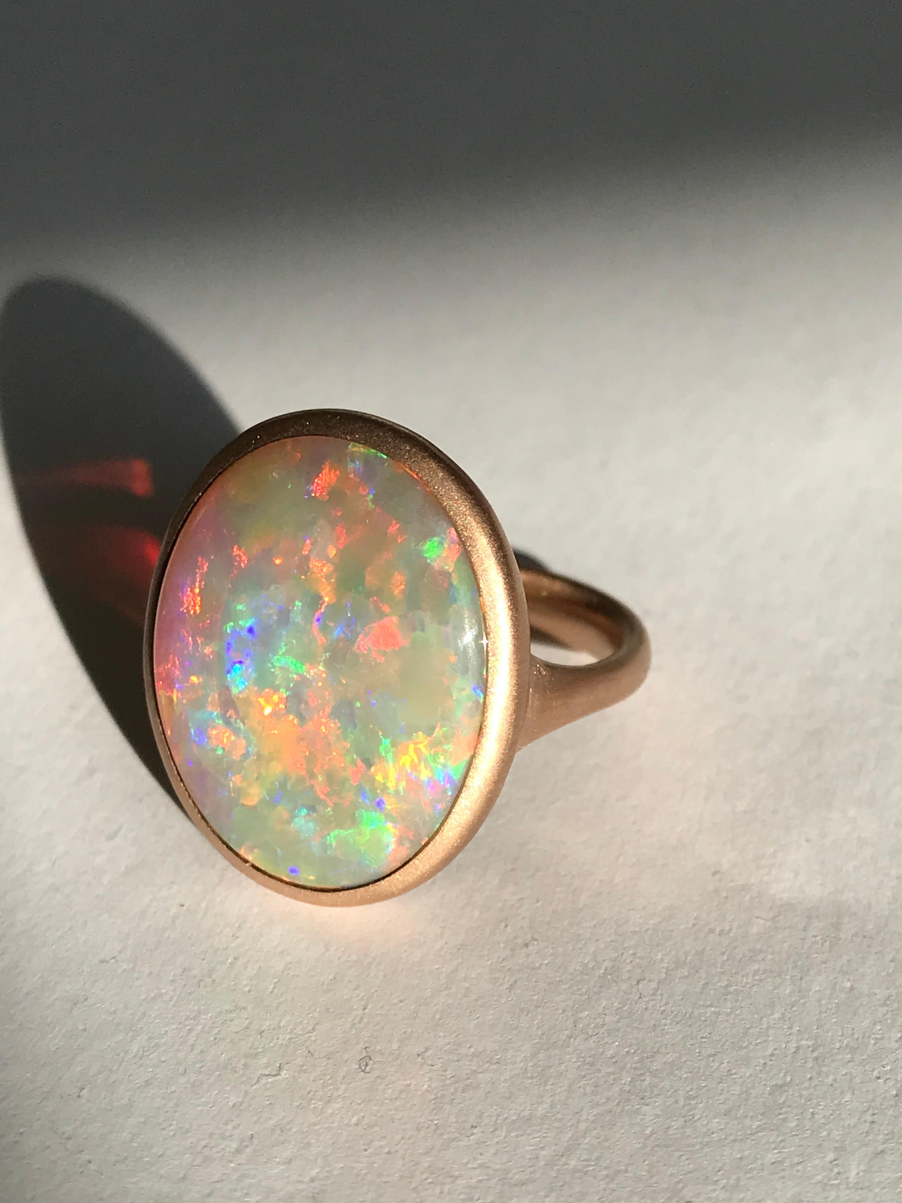 Prächtiger australischer Opal-Ring aus Roségold von Dalben im Angebot 3