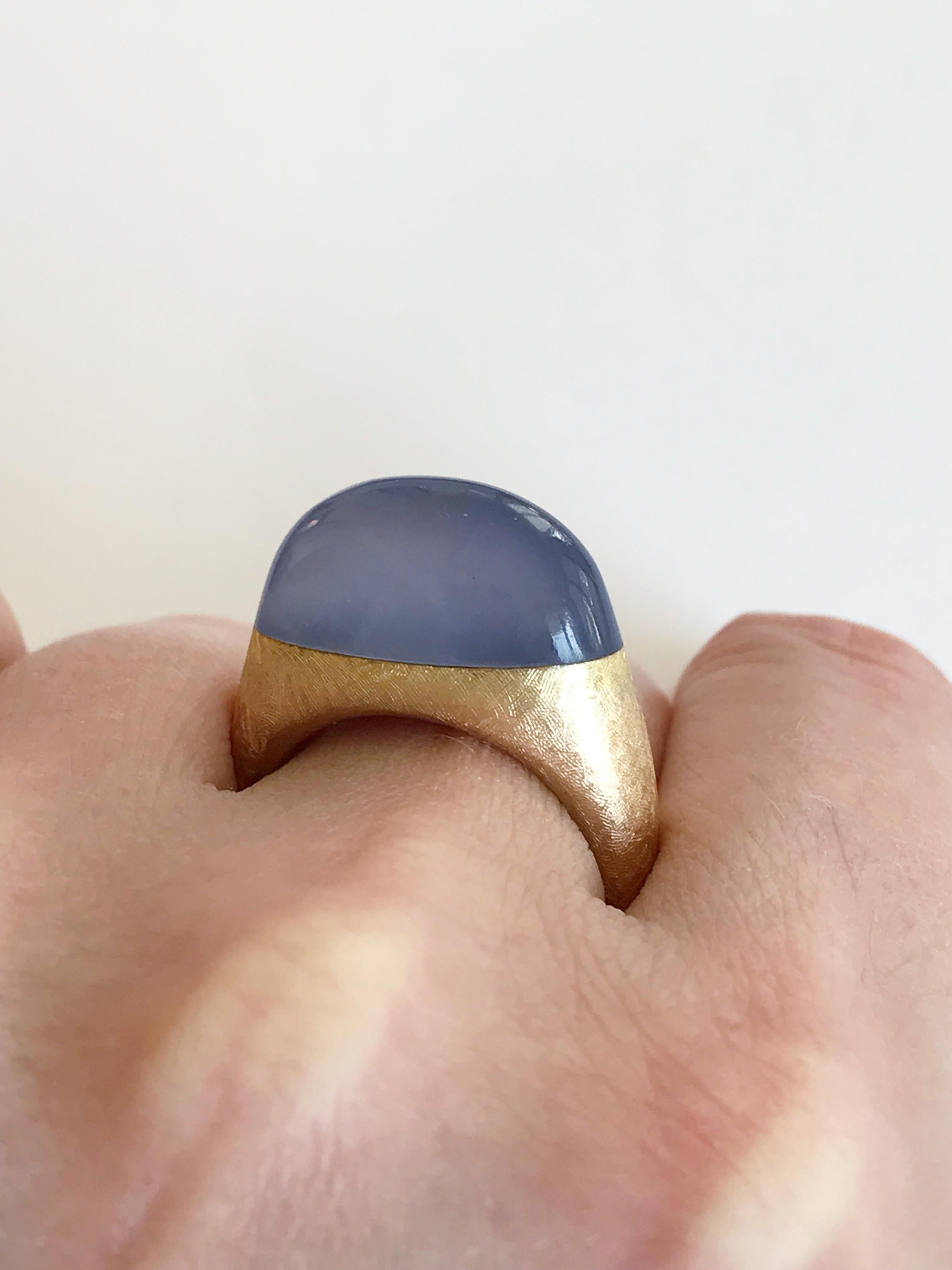 Dalben Namibian Chalcedony Gold Ring For Sale 3