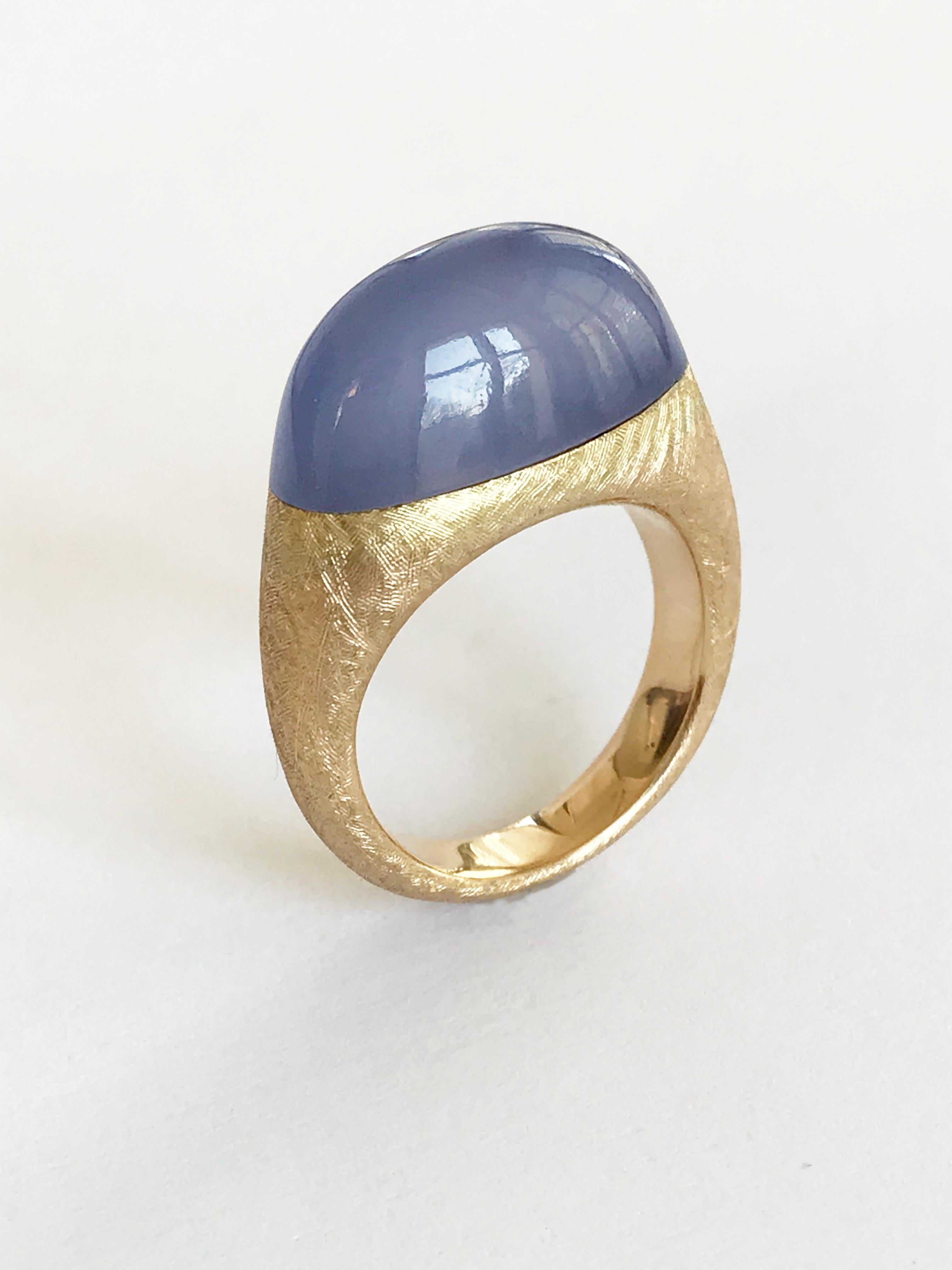 Dalben design 18k yellow gold ring with a 13 carat bezel-set Namibian Chalcedony.
Ring size 7 - EU 54 .
The ring is completely handmade in our atelier in Como, Italy with rigorous quality workmanship.