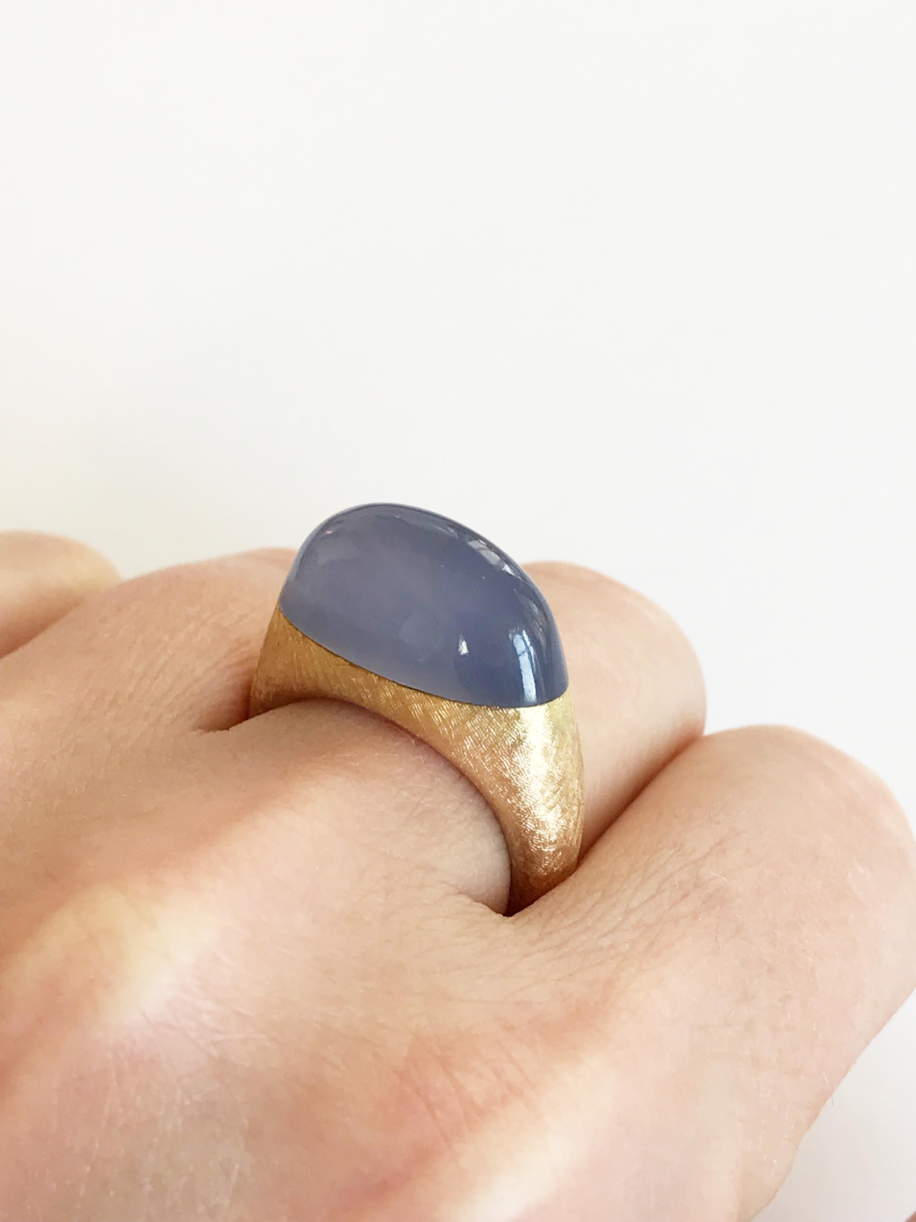 Dalben Namibian Chalcedony Gold Ring For Sale 2