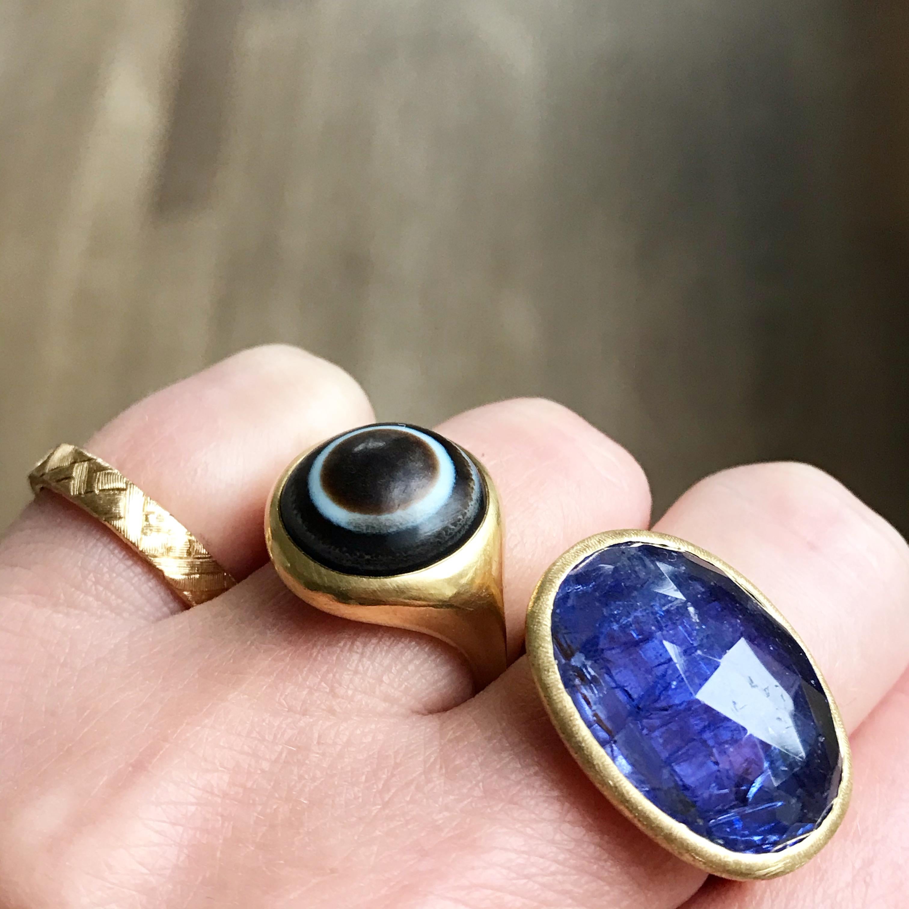 Dalben One of a Kind Tanzanite Scratch Engraved Gold Ring For Sale 1