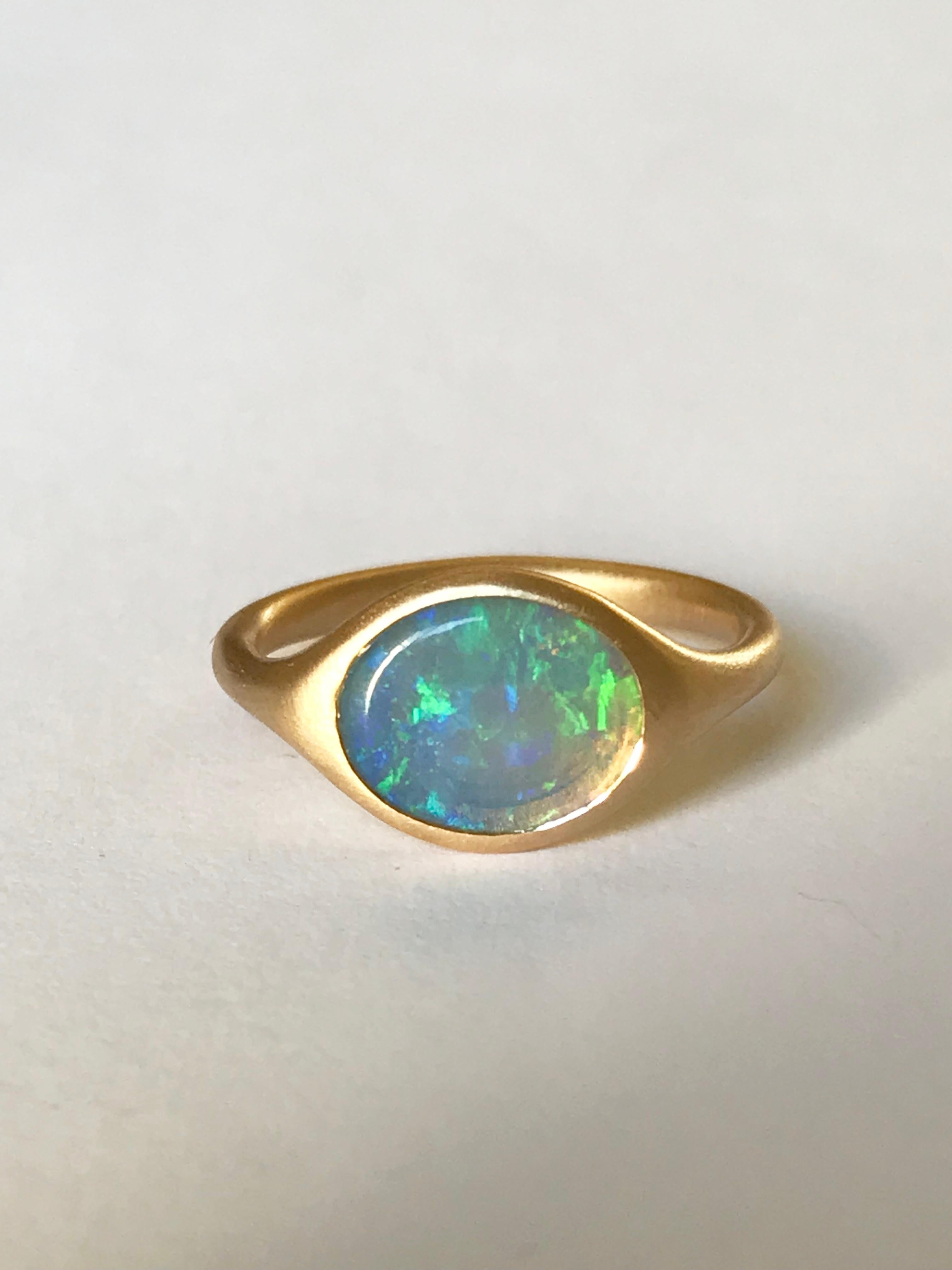 Dalben Oval australischer Kristall-Opal Gelbgoldring mit Opal im Angebot 1