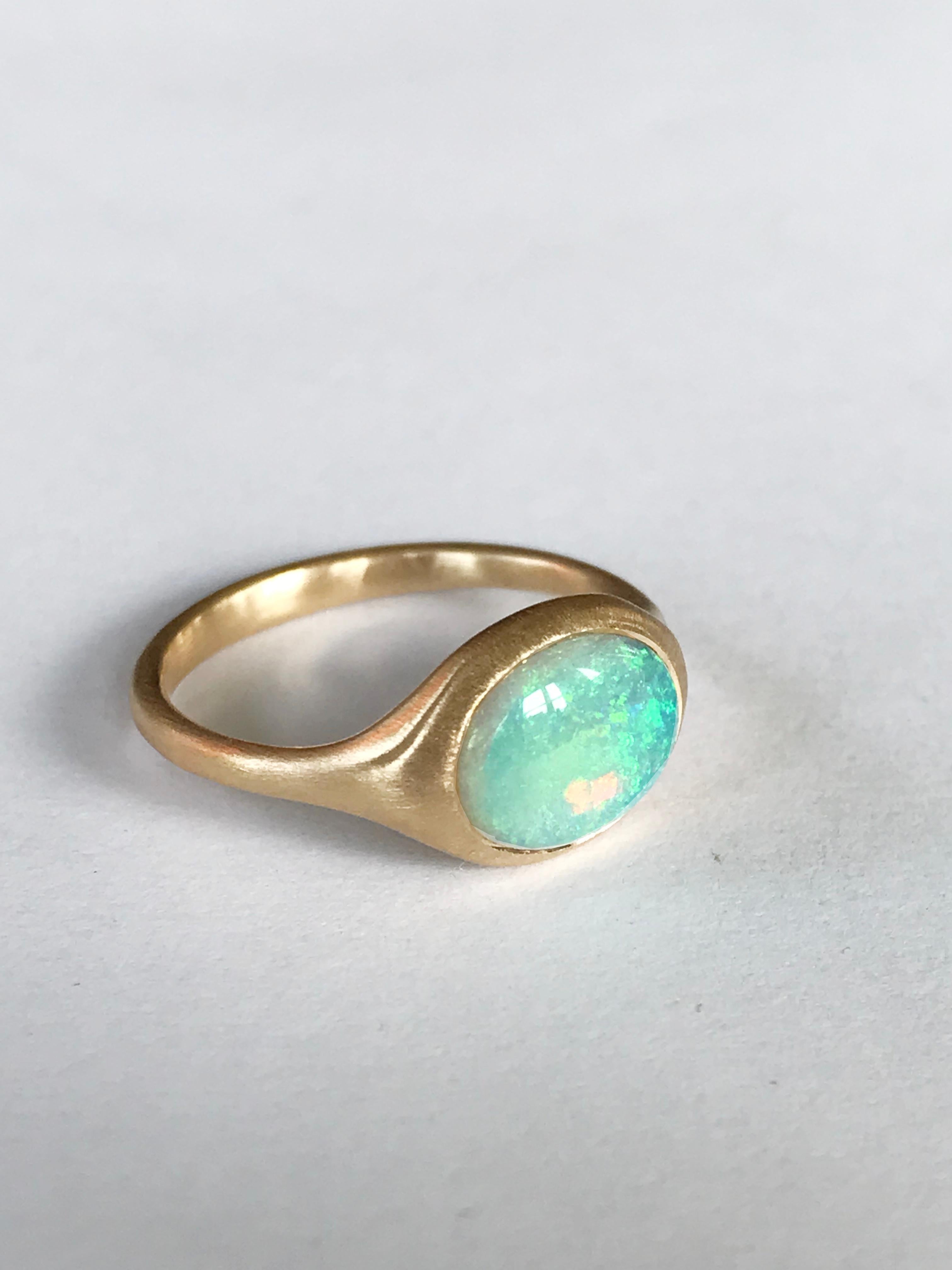 Dalben Oval australischer Kristall-Opal Gelbgoldring mit Opal im Angebot 1