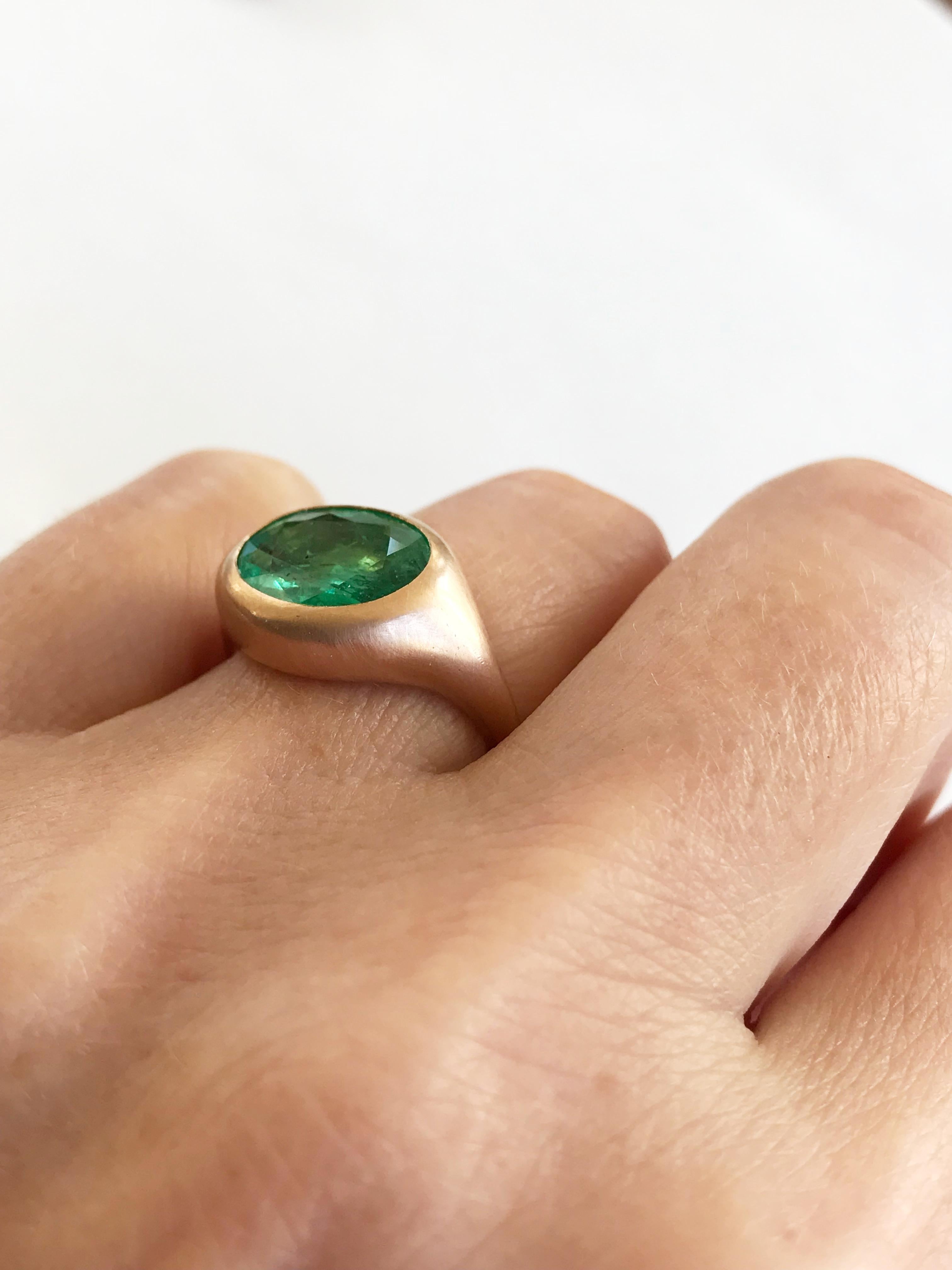 Dalben Oval Emerald Rose Gold Ring 3