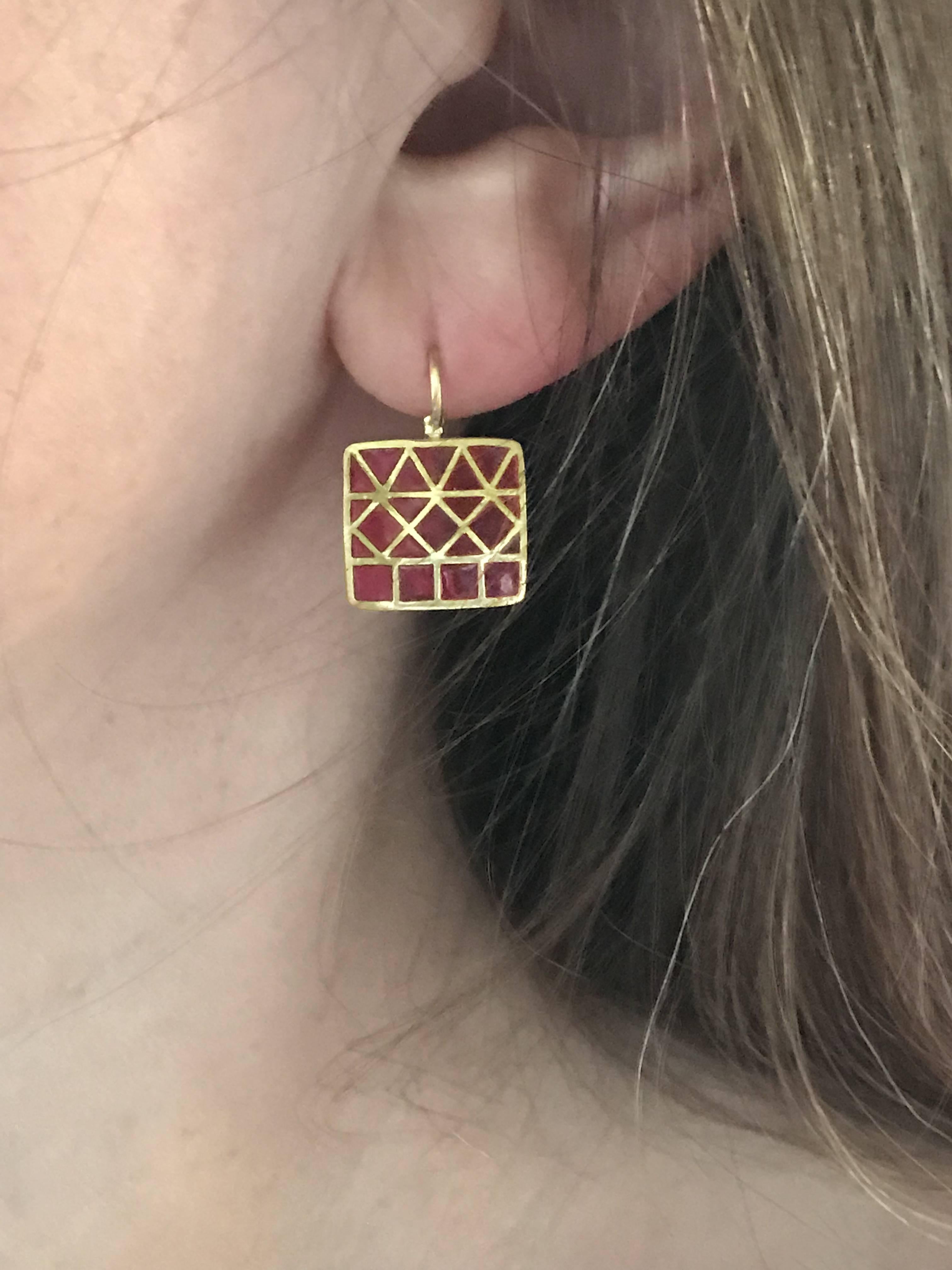 Contemporain Dalben Plique a Jour Boucles d'oreilles en or émaillé en vente