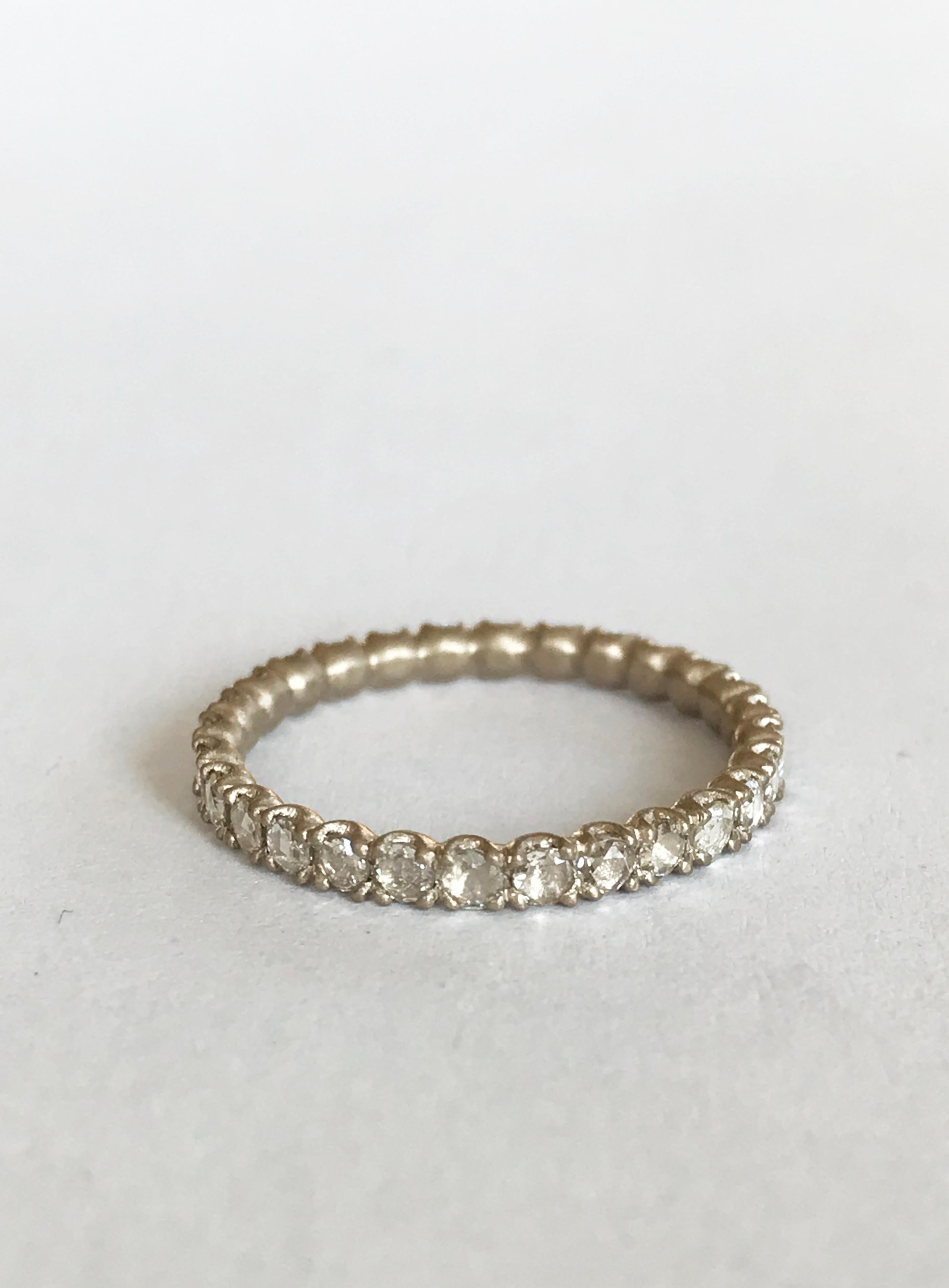 Dalben Bague à petit anneau en or blanc avec diamants taille rose en vente 4