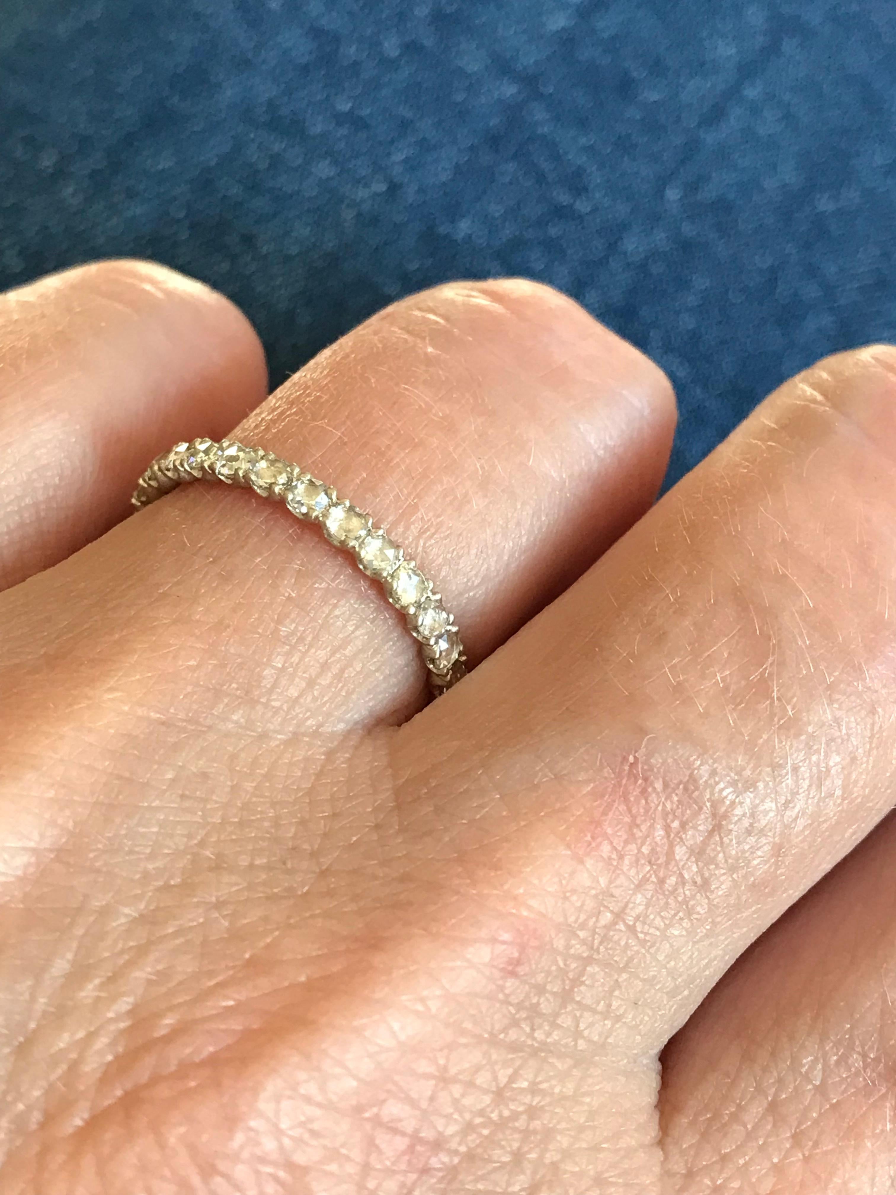 Dalben Bague à petit anneau en or blanc avec diamants taille rose en vente 5