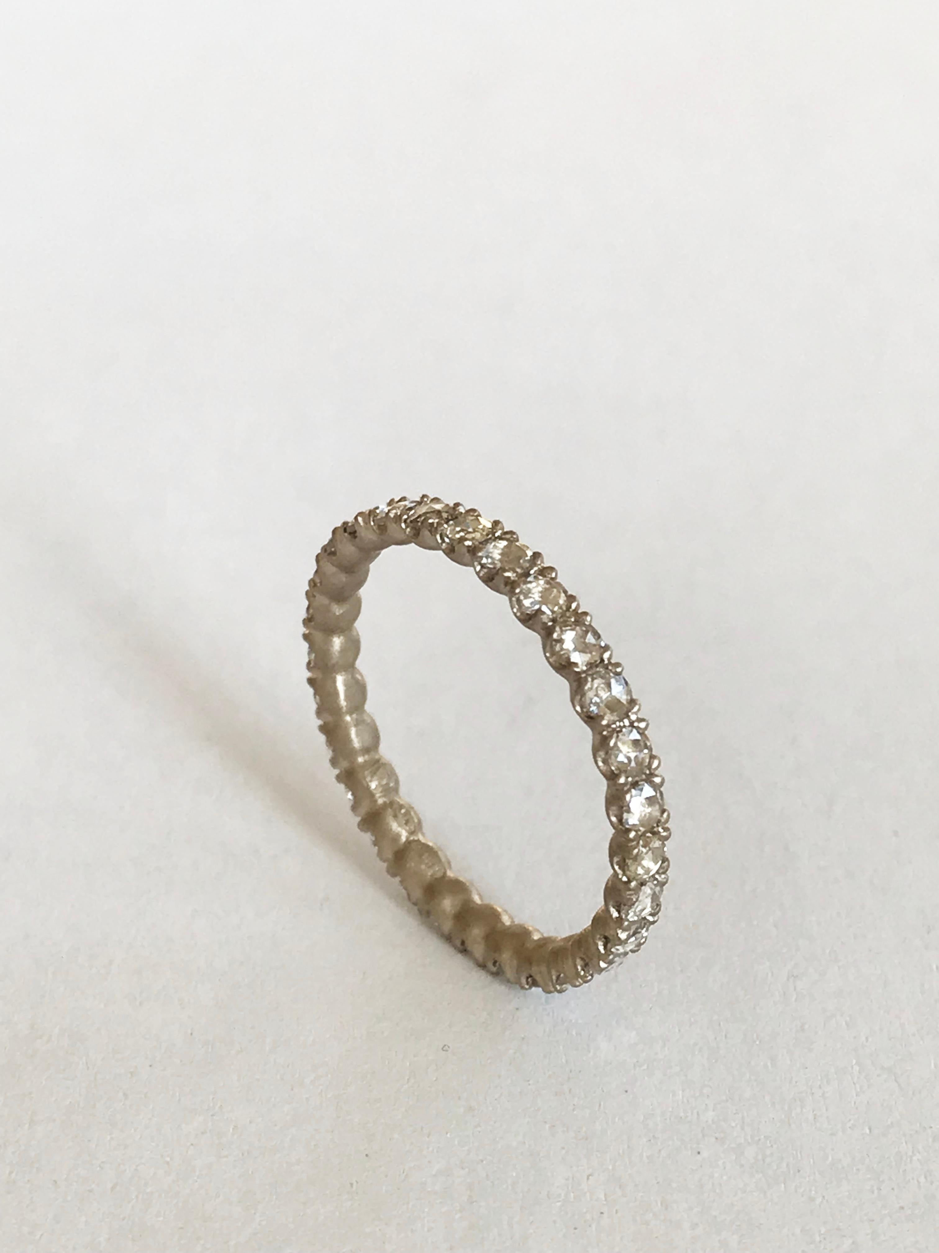 Dalben Bague à petit anneau en or blanc avec diamants taille rose Pour femmes en vente