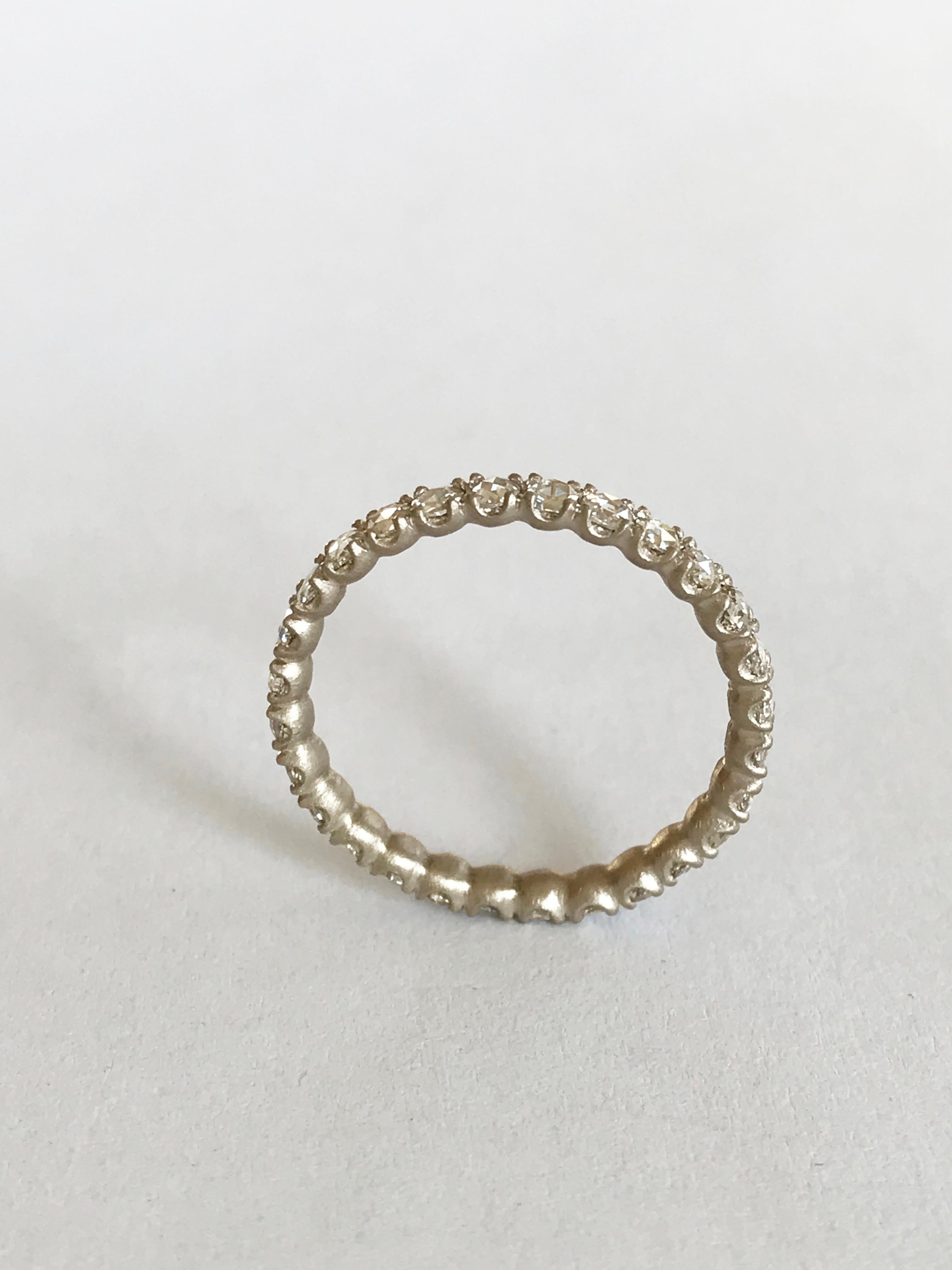 Dalben Bague à petit anneau en or blanc avec diamants taille rose en vente 2
