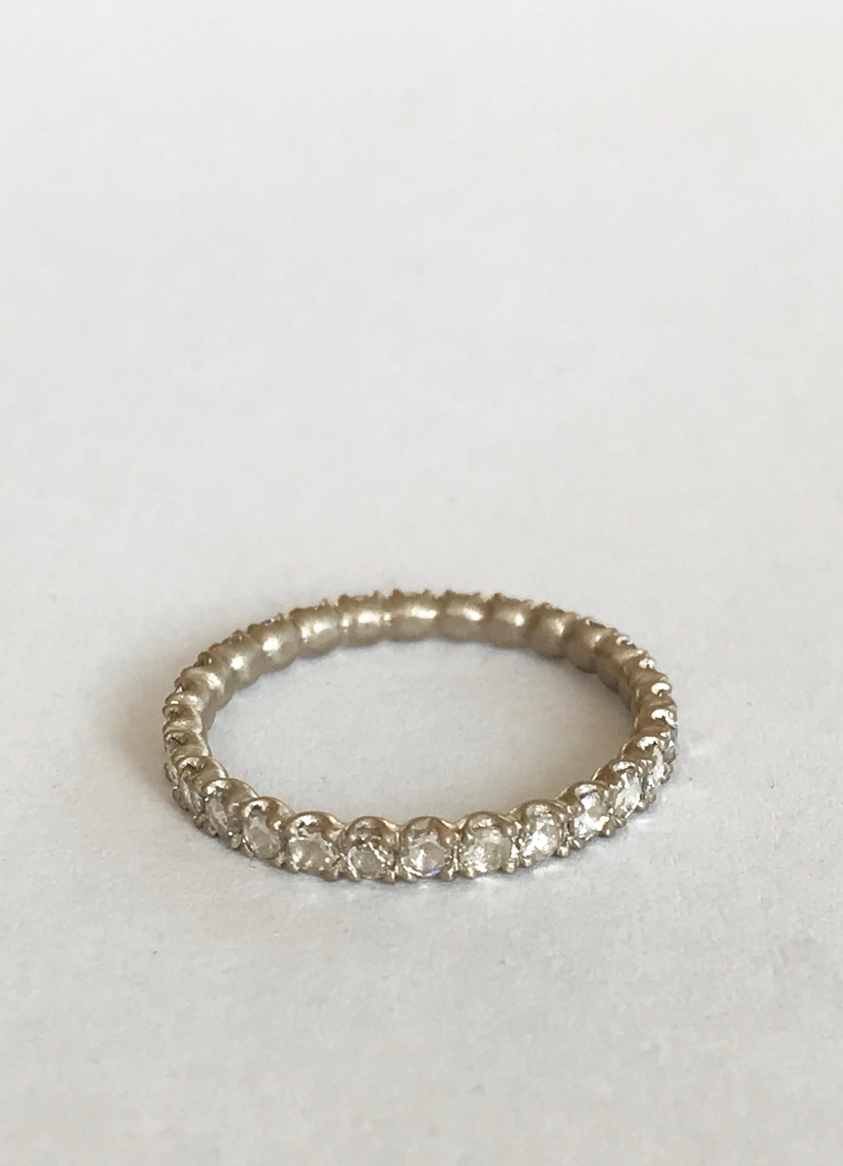Dalben Bague à petit anneau en or blanc avec diamants taille rose en vente 3