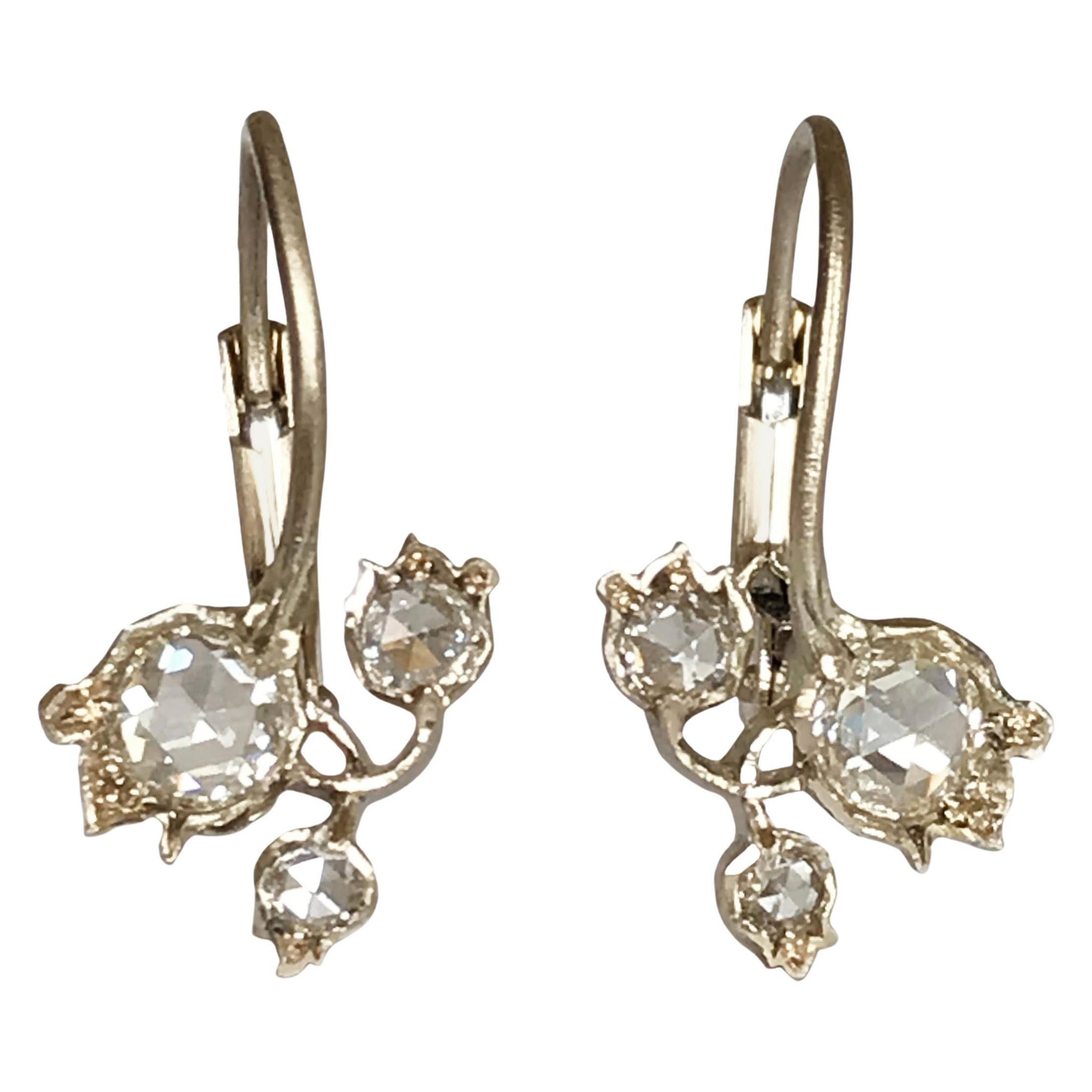 Dalben Diamantes talla rosa Oro blanco Pendientes florales pequeños