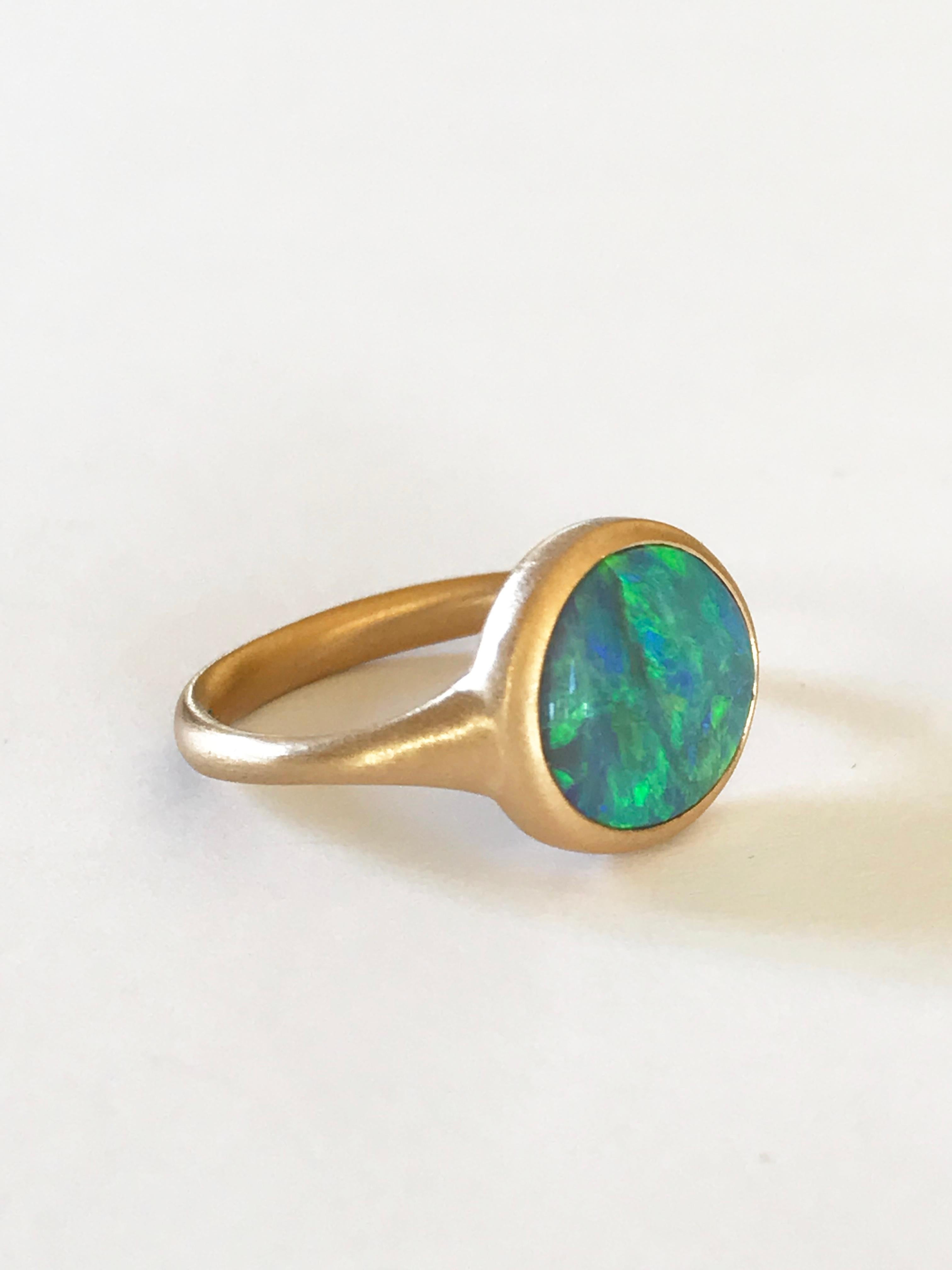 Dalben Round Oval Australian Lighting Ridge Opal Yellow Gold Ring For Sale 3