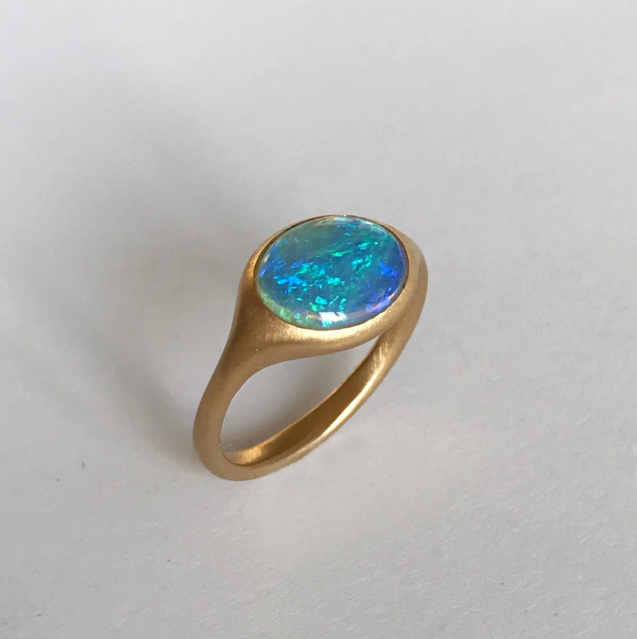 Dalben Small Australian Opal Yellow Gold Ring 5