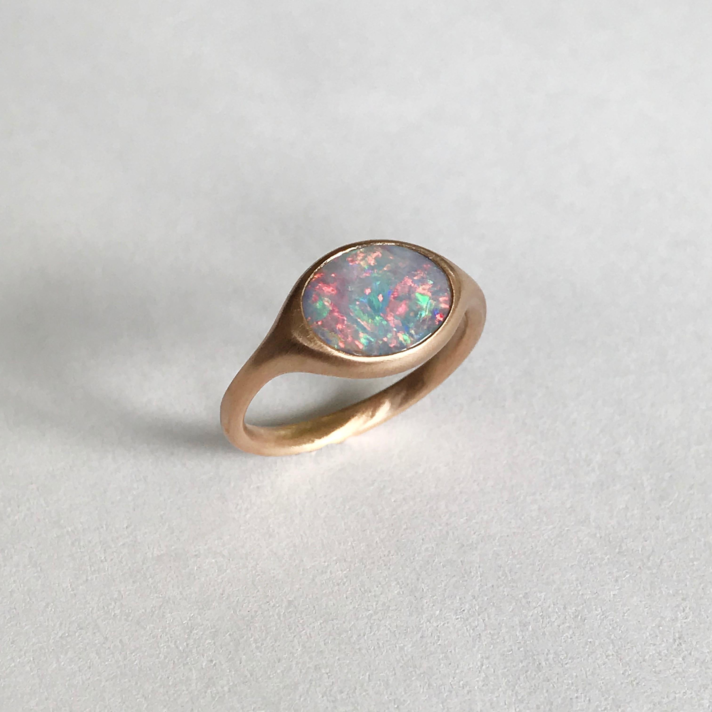 Dalben Small Australian Opal Yellow Gold Ring 3