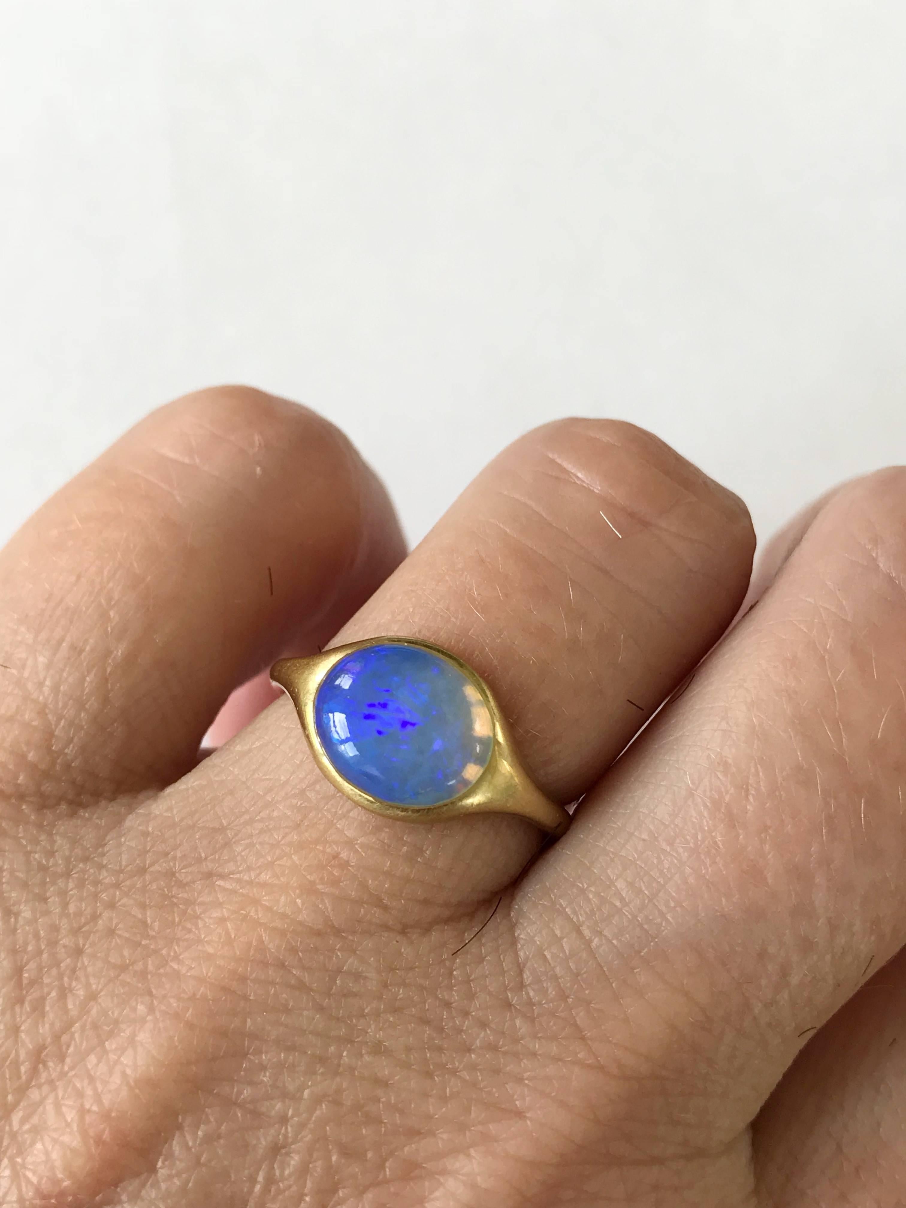 Dalben Small Australian Opal Yellow Gold Ring 7