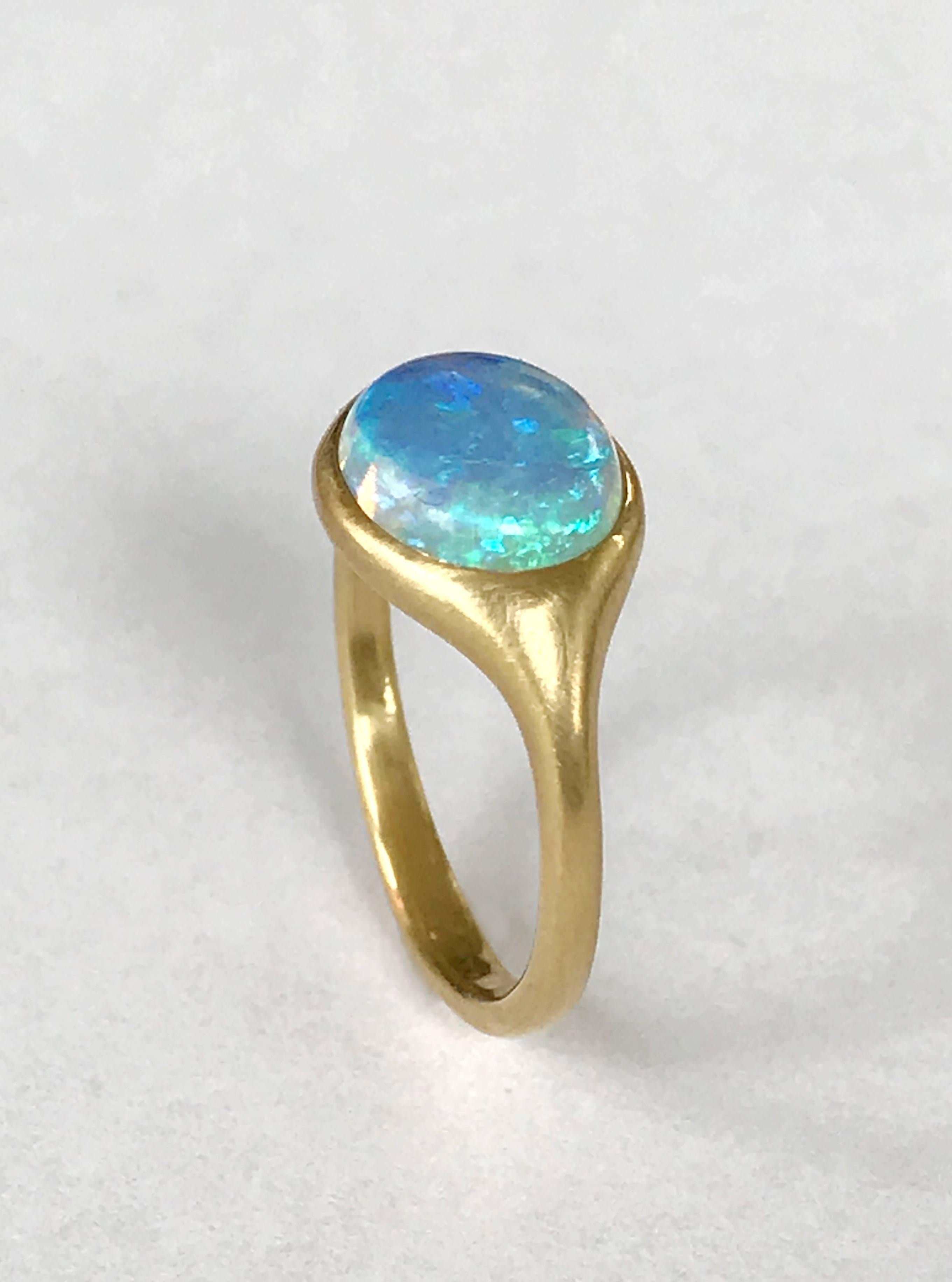 Dalben Small Australian Opal Yellow Gold Ring 2