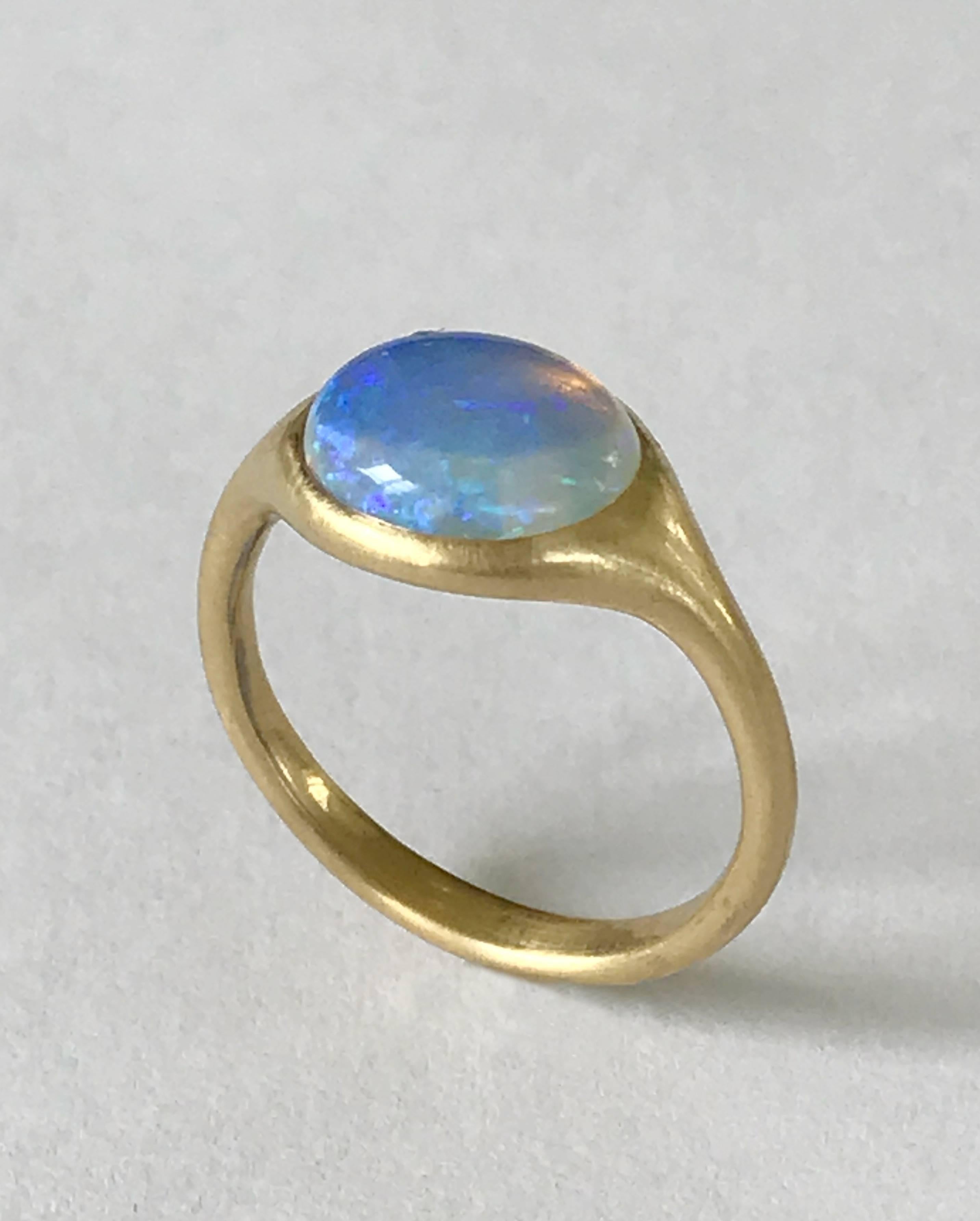 Dalben Small Australian Opal Yellow Gold Ring 3