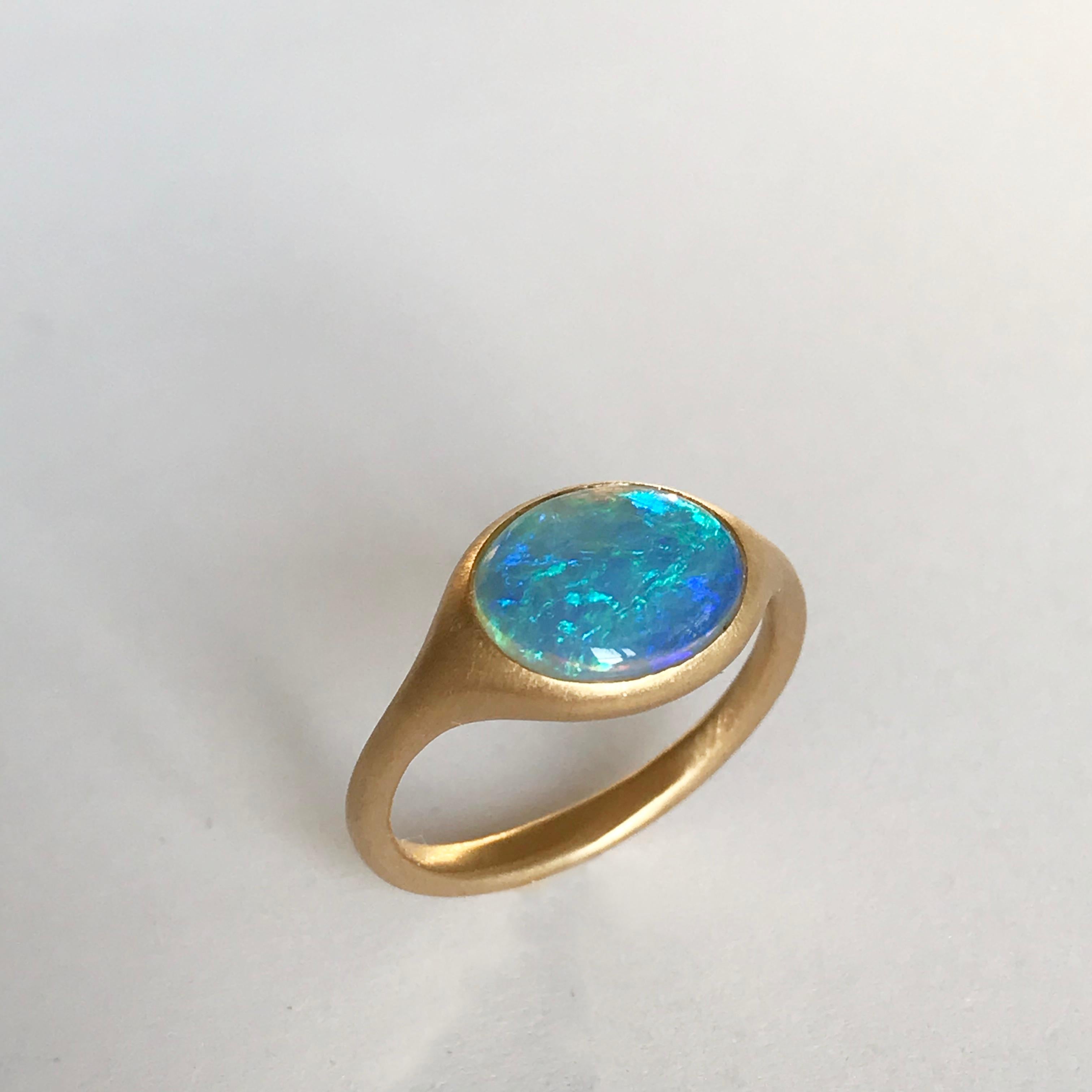 Dalben Small Australian Opal Yellow Gold Ring 3