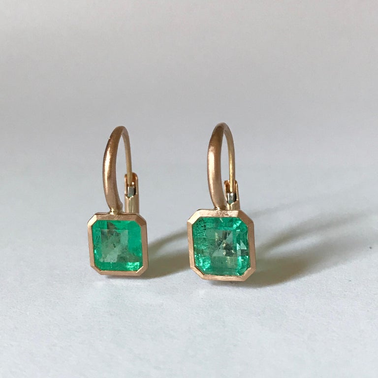 Dalben 2,74 Carat Colombian Emerald Rose Gold Earrings In New Condition For Sale In Como, IT