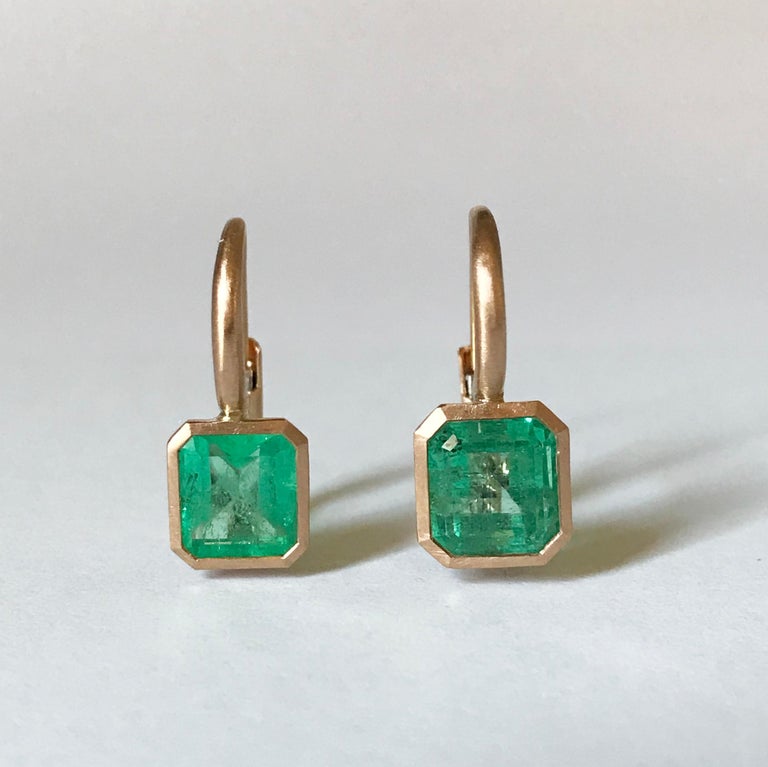 Dalben 2,74 Carat Colombian Emerald Rose Gold Earrings For Sale 3