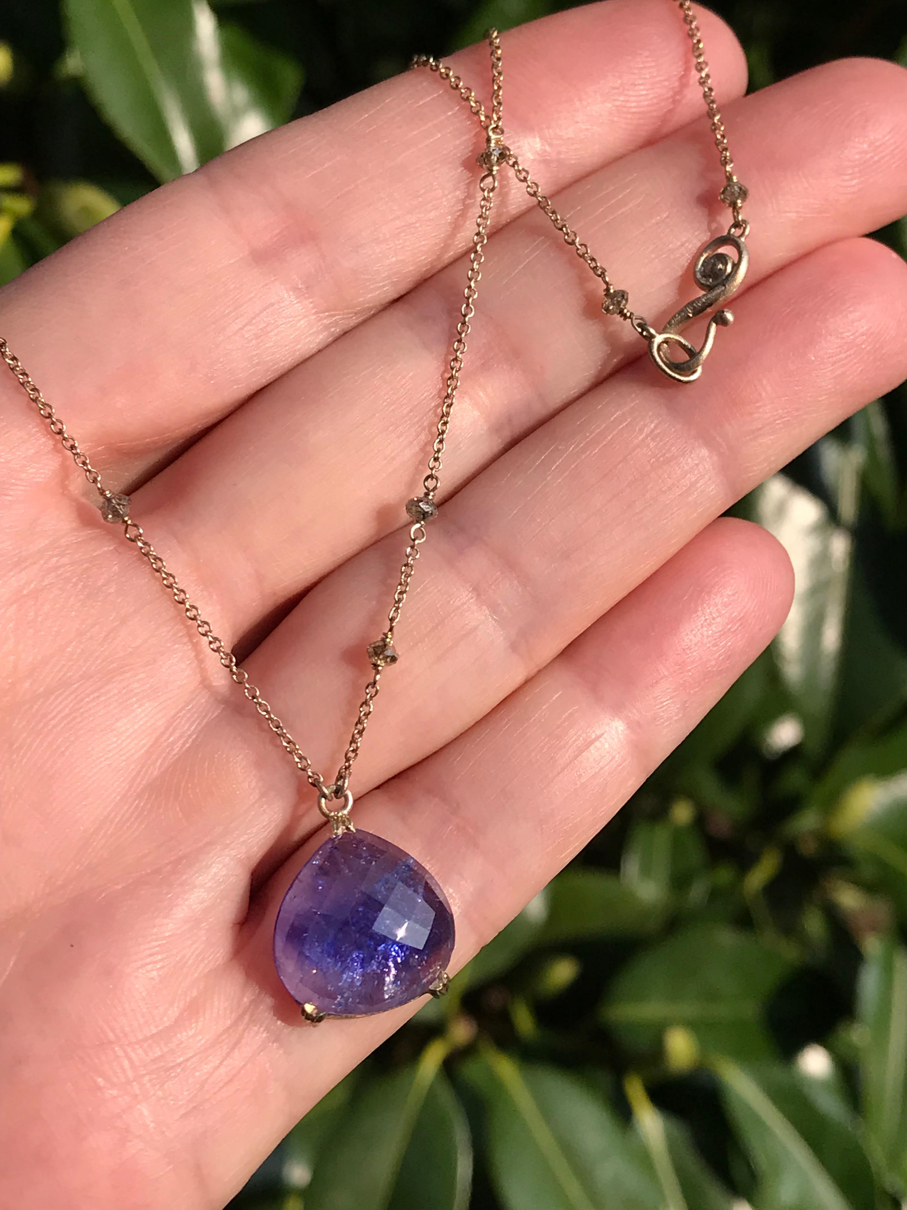 Contemporain Dalben Tanzanite Diamant et or  Collier en vente