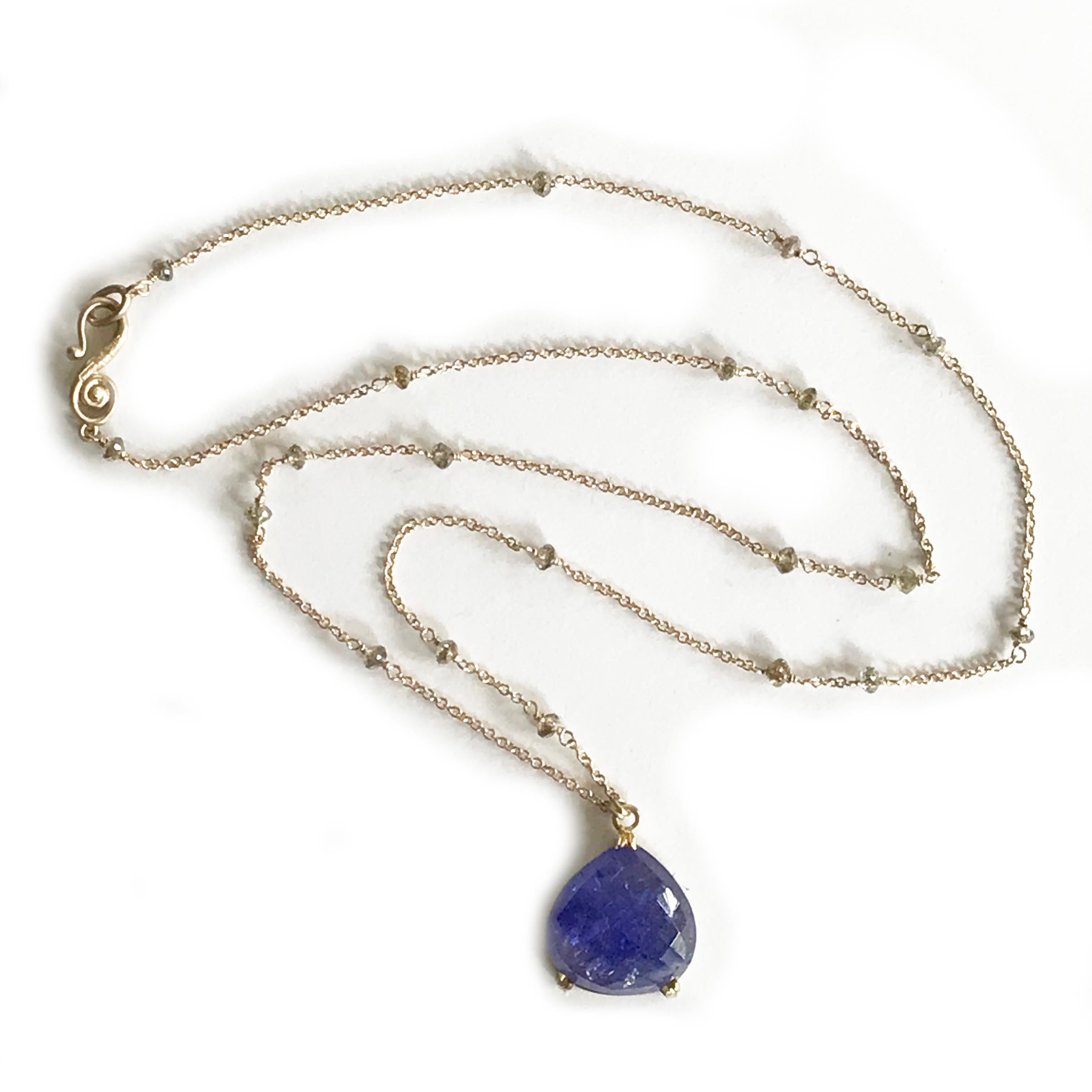 Taille poire Dalben Tanzanite Diamant et or  Collier en vente