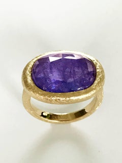 Dalben Tanzanite Scratch Engraved Gold Ring