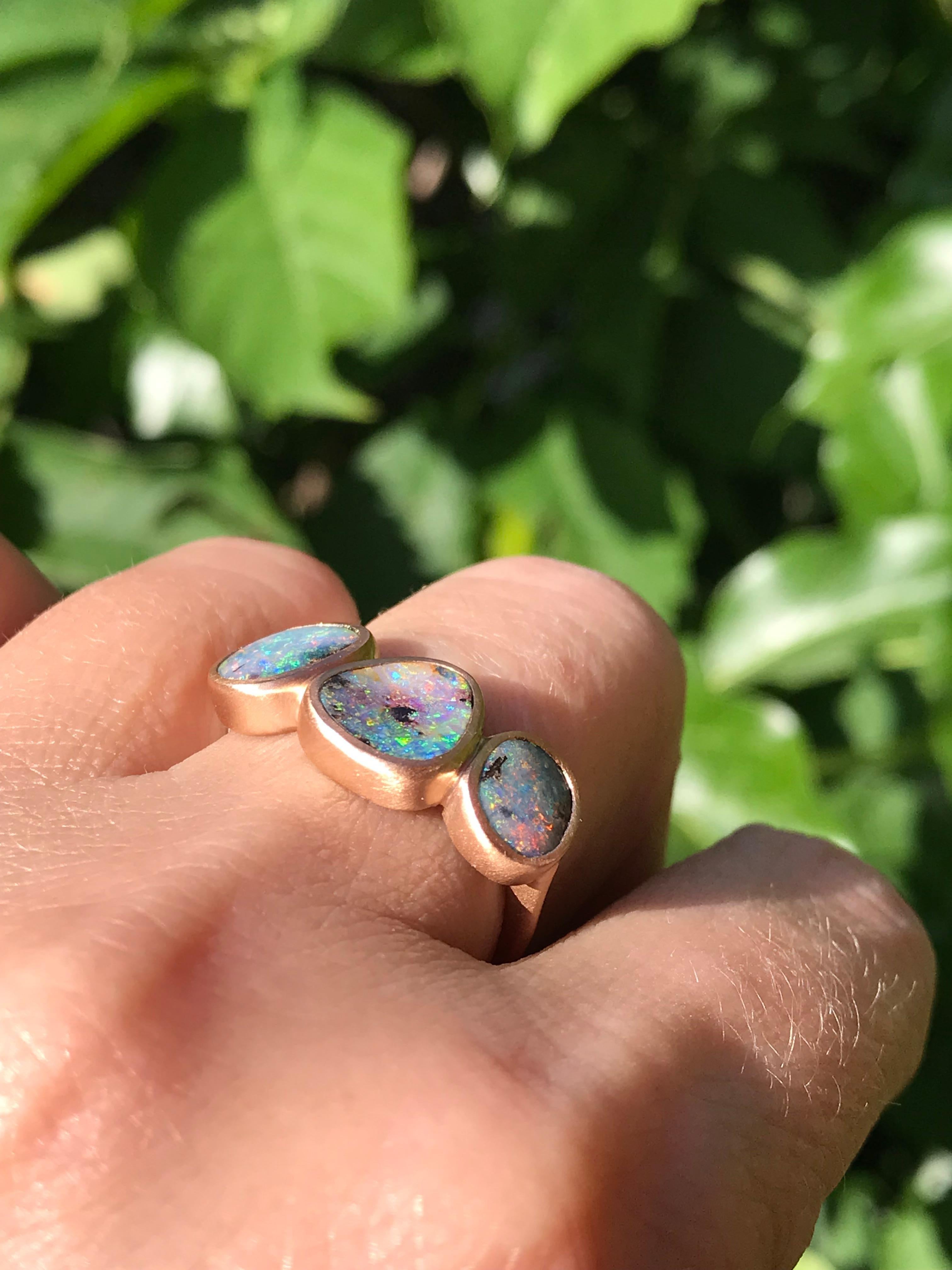 Dalben Trilogy Boulder Opal-Ring aus Roségold (Gemischter Schliff) im Angebot