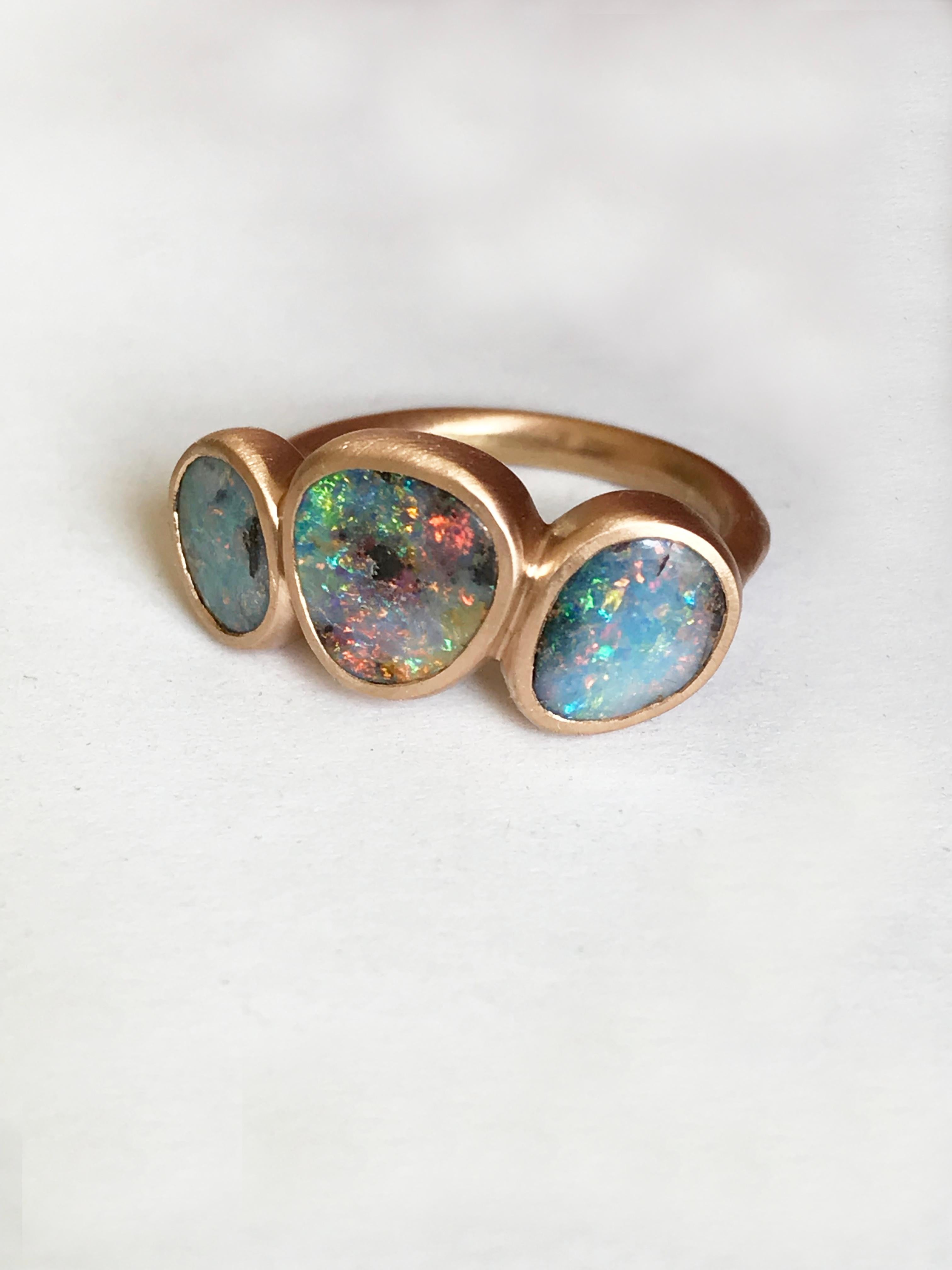 Dalben Trilogy Boulder Opal-Ring aus Roségold im Angebot 1