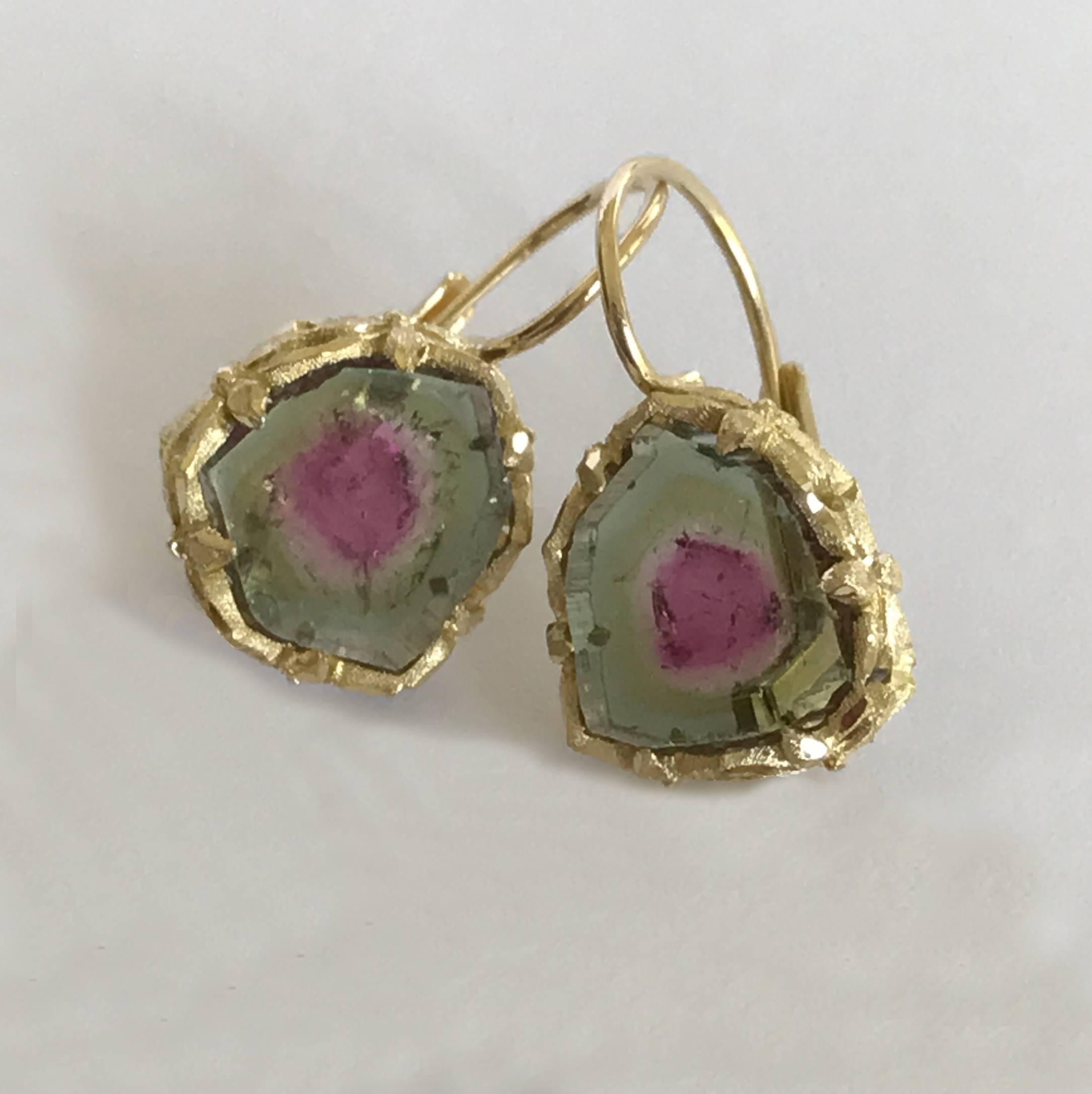 Dalben design 18 kt hand engraved yellow gold earrings with two red-green watermelon  Tourmaline . 
Dimension: 
width 12,6 mm height without leverback 12,9 mm  
Height with leverback 21 mm
The earrings has been designed and handcrafted in our
