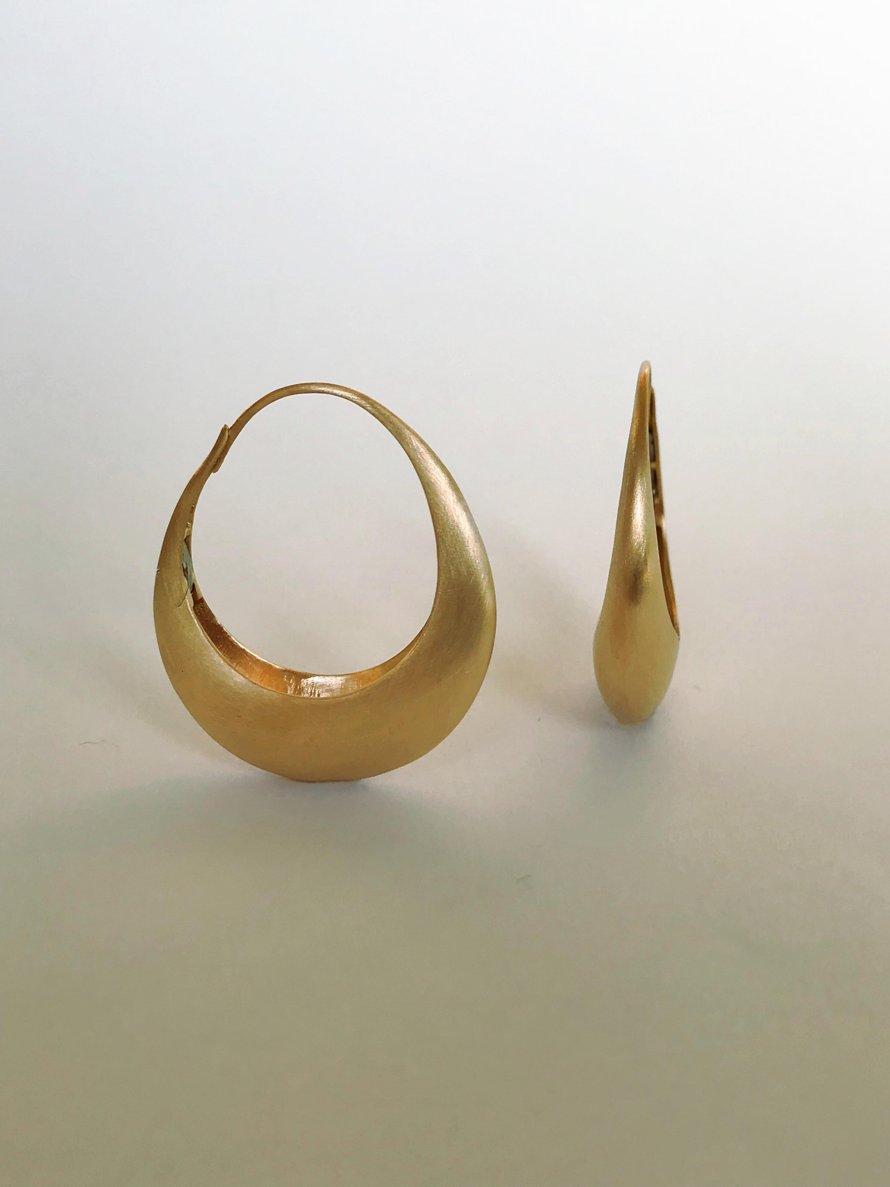 Dalben Yellow Gold Hoop Earrings For Sale 6