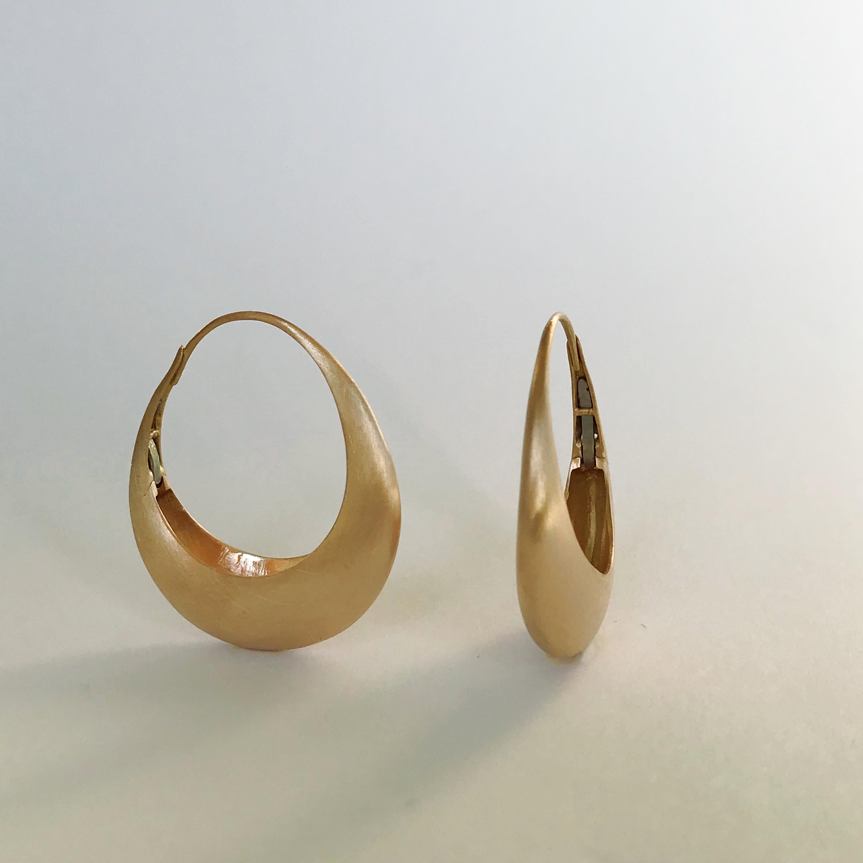 Dalben Yellow Gold Hoop Earrings For Sale 7