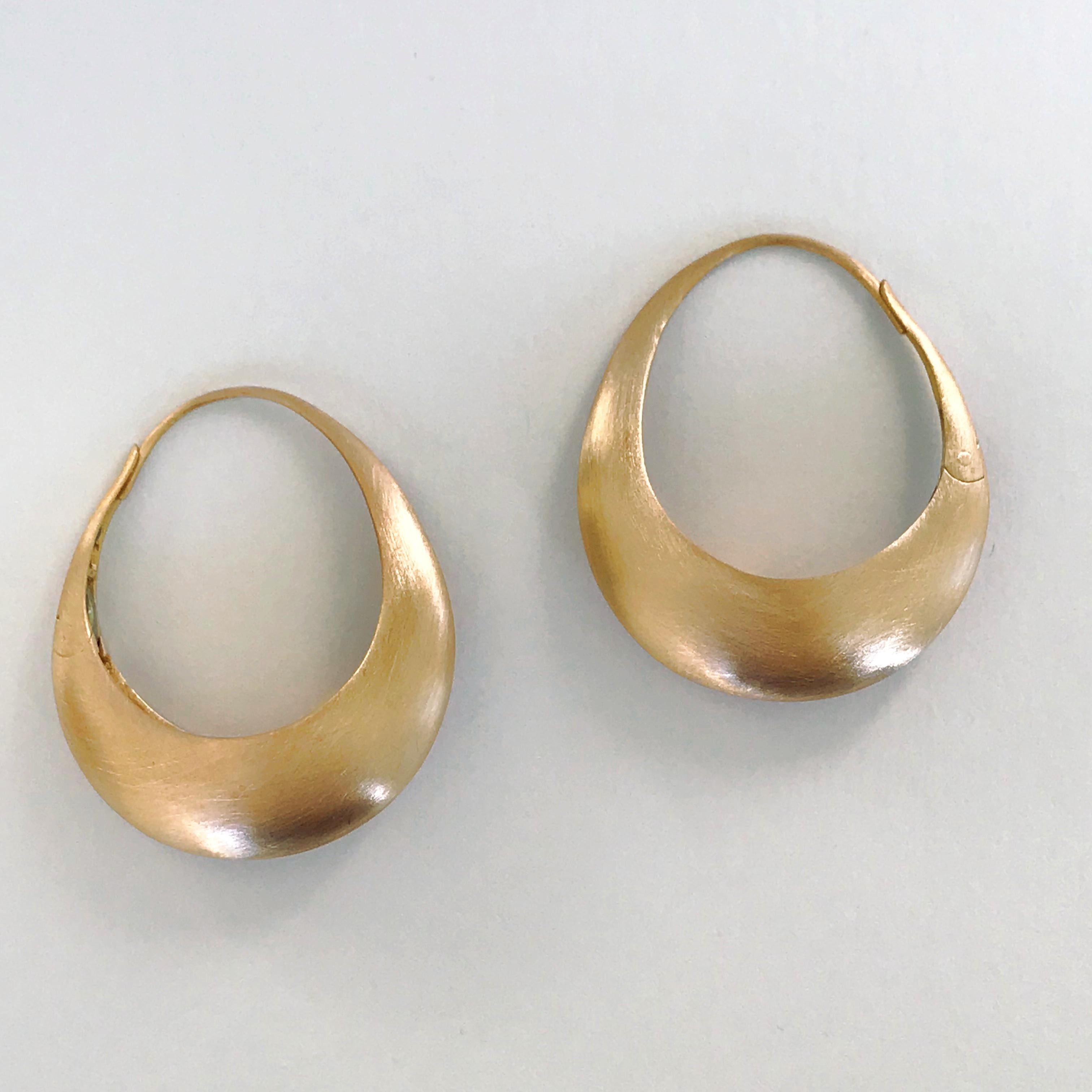 Dalben Yellow Gold Hoop Earrings For Sale 2