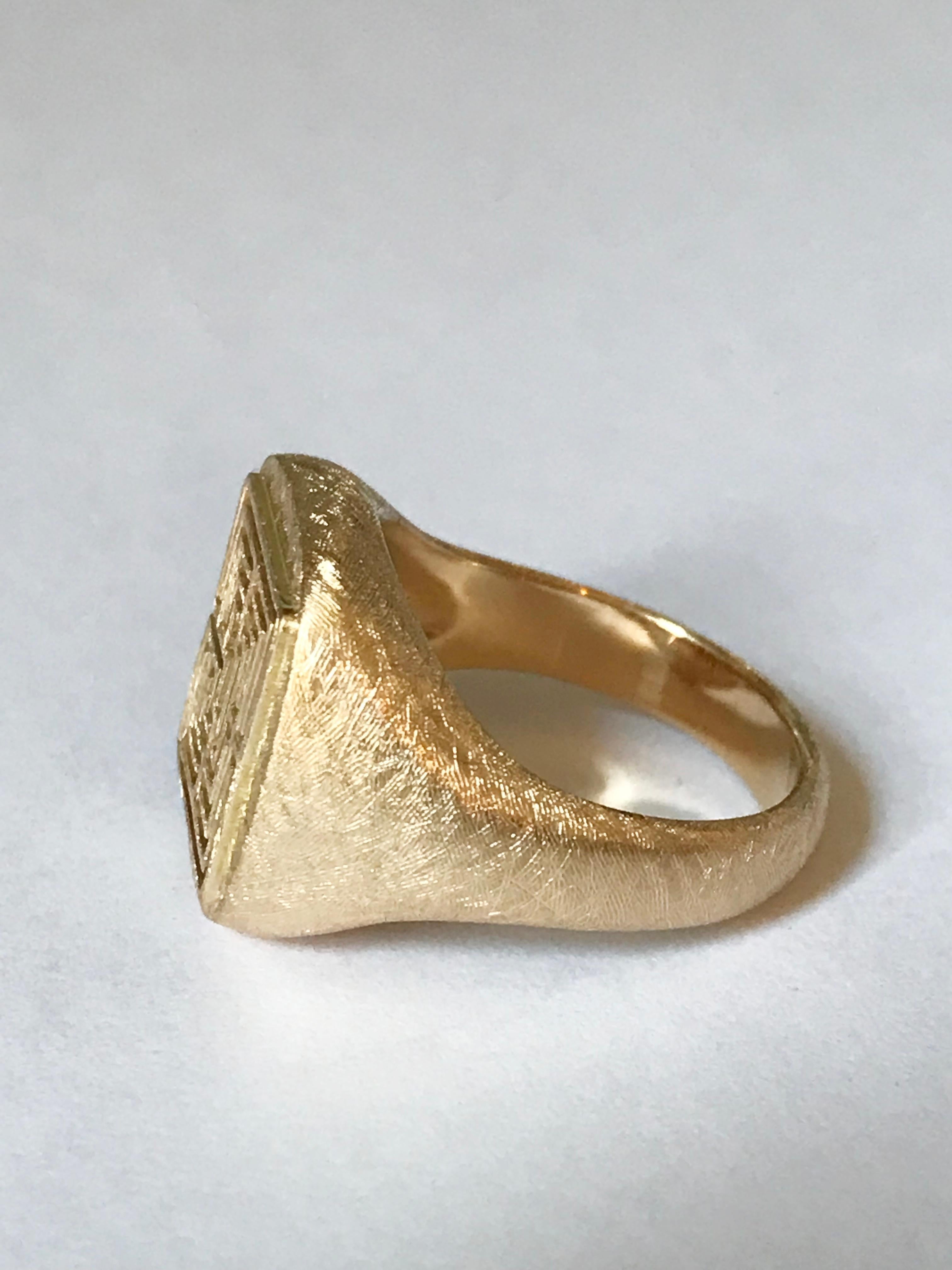 Dalben Yellow Gold Labyrinth Signet Ring For Sale 3