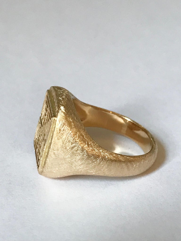 Dalben Yellow Gold Labyrinth Signet Ring For Sale at 1stDibs