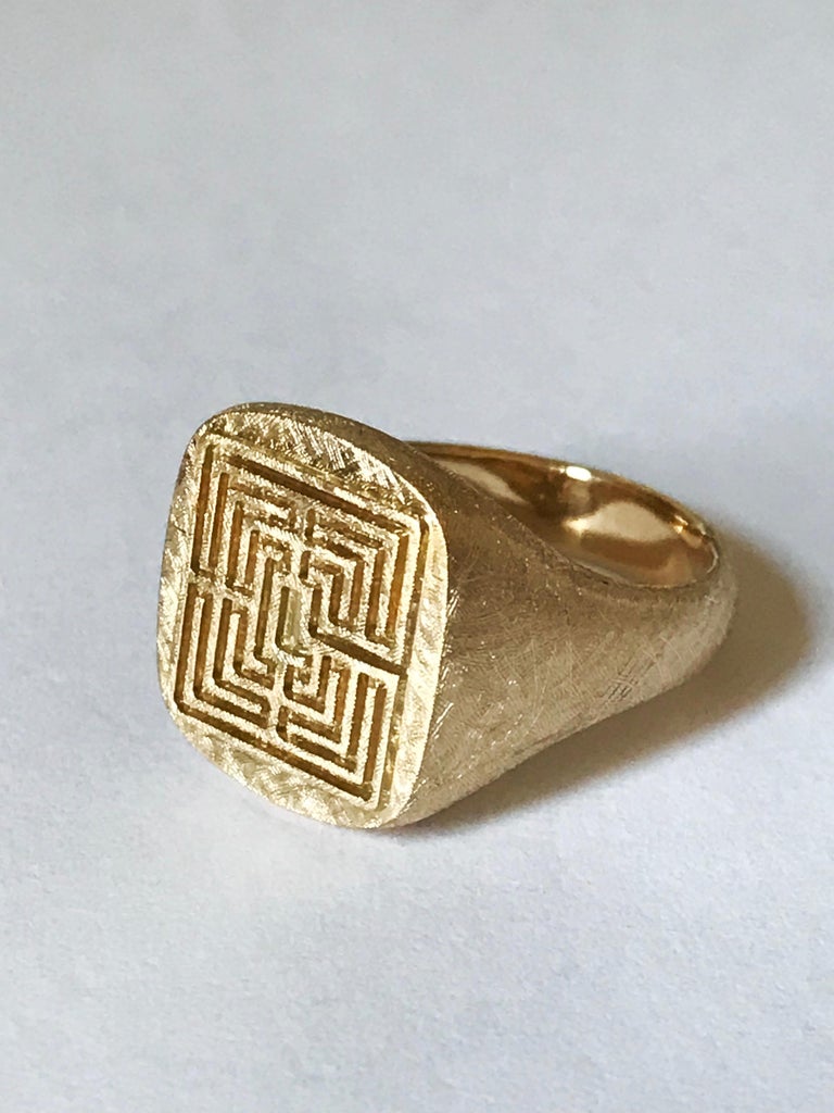 Dalben Yellow Gold Labyrinth Signet Ring For Sale at 1stDibs